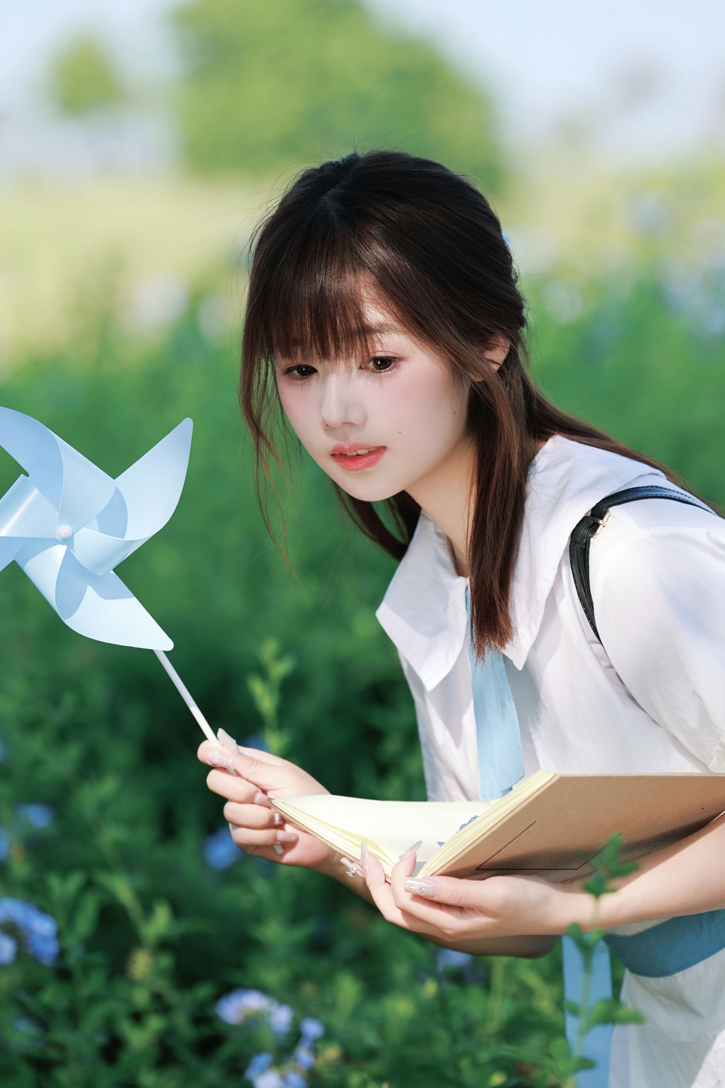 《蓝雪花里的 JK 少女，藏着夏天的心事》[19P]