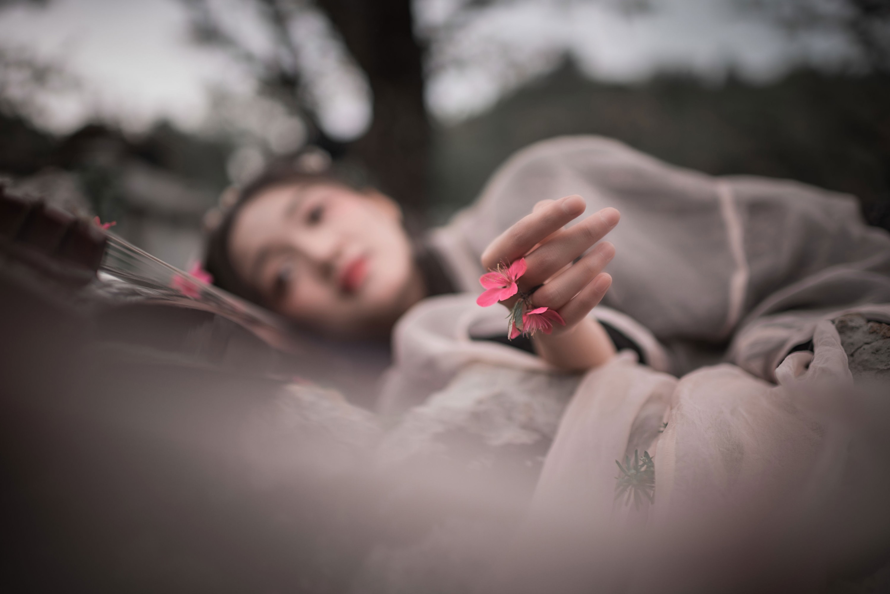 《落花枕琴，醉卧山林》[11P]