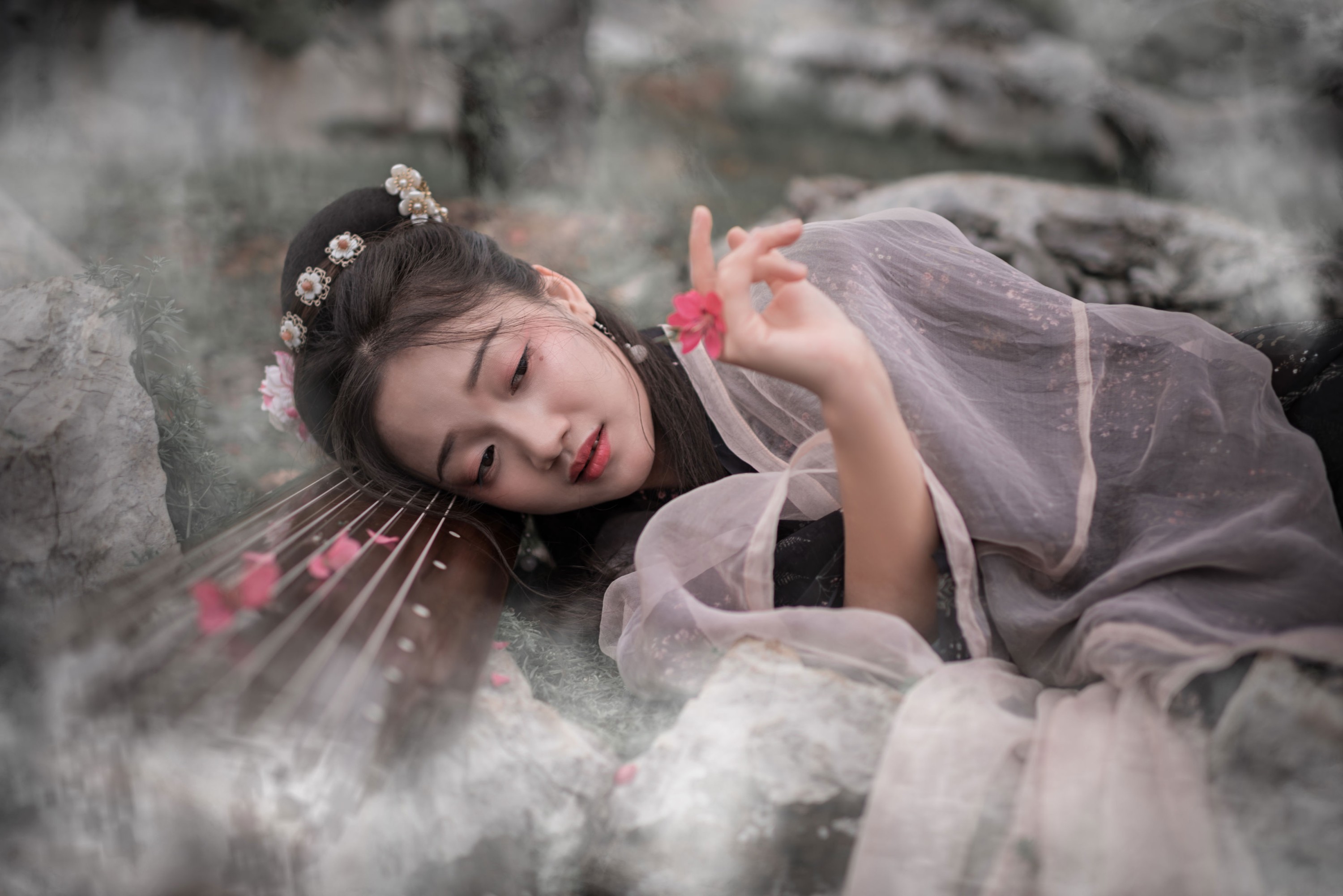 《落花枕琴，醉卧山林》[11P]