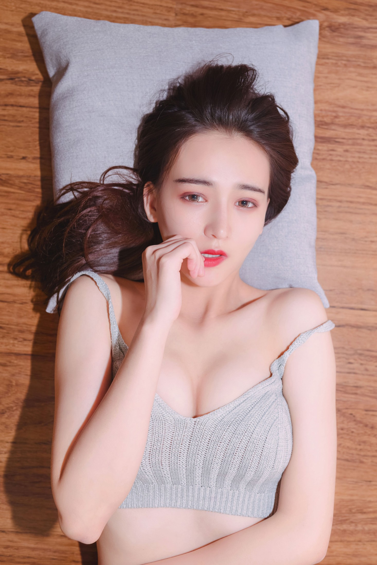 《轻纱与日光》[23P]