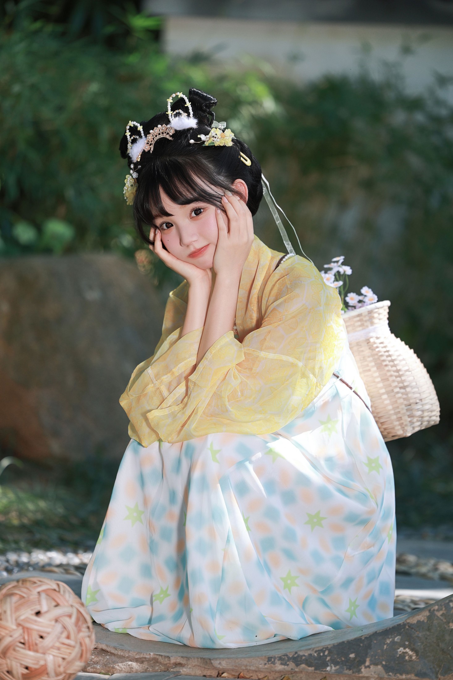 《蹴鞠与竹篮，藏着汉服少女的夏日心事》[12P]