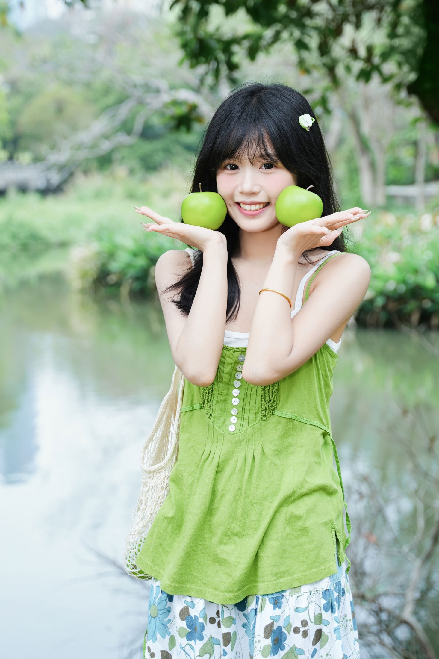 《夏天是青苹果味的》[9P]