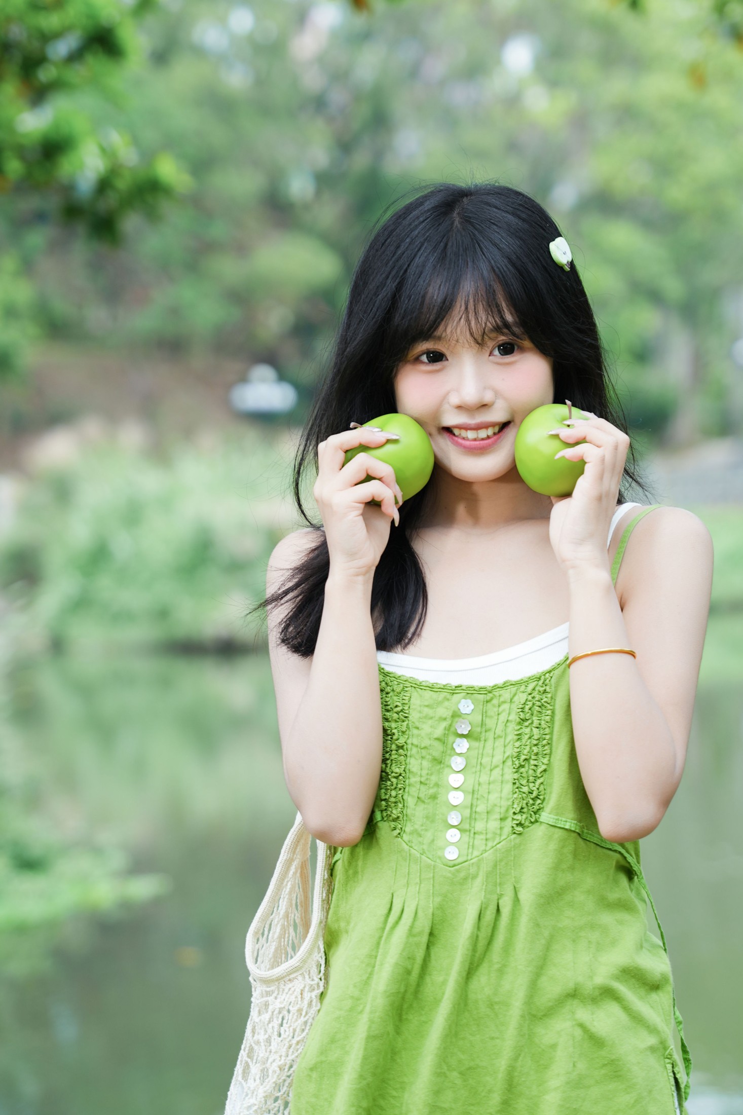 《夏天是青苹果味的》[9P]