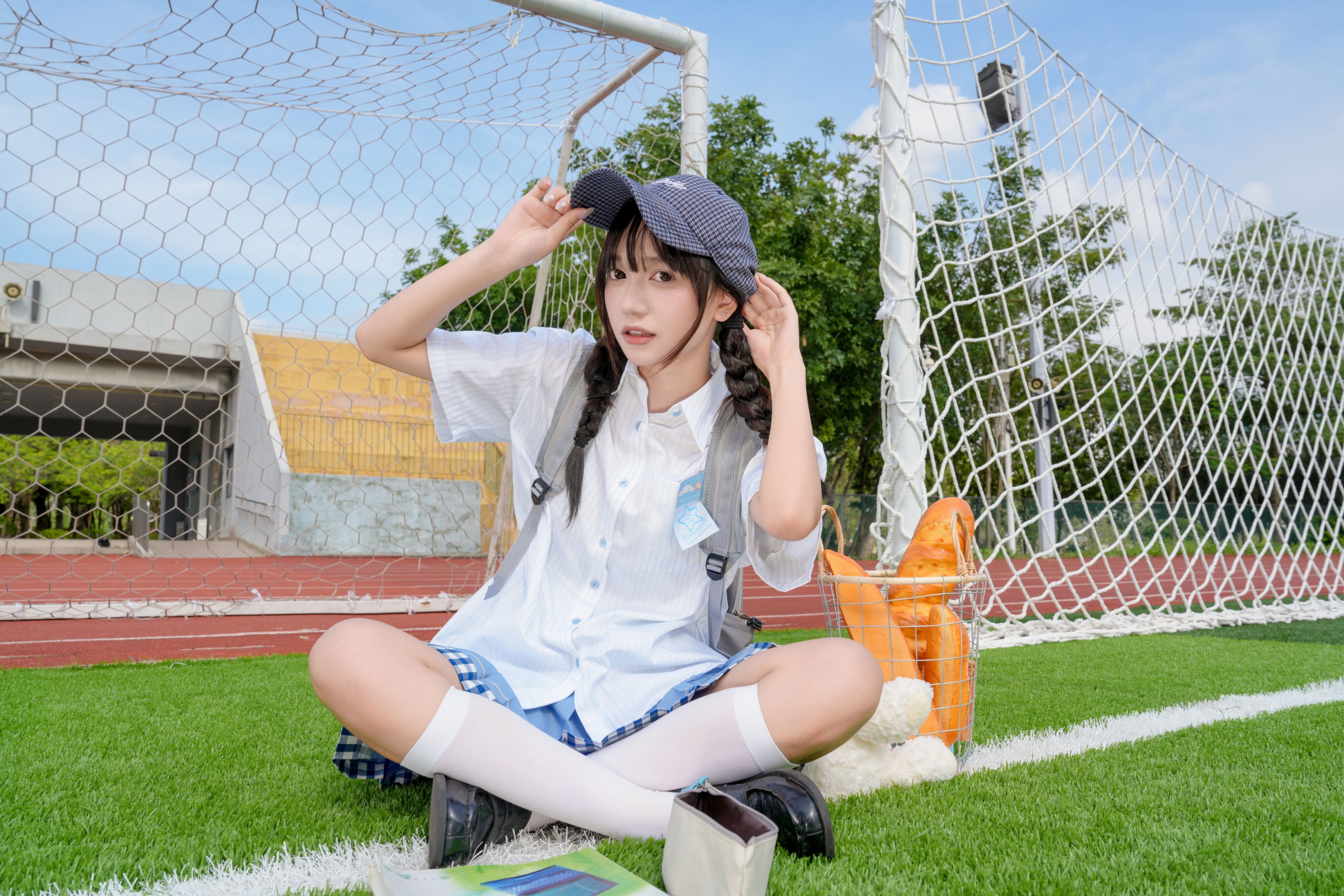 《学校操场少女写真》[12P]