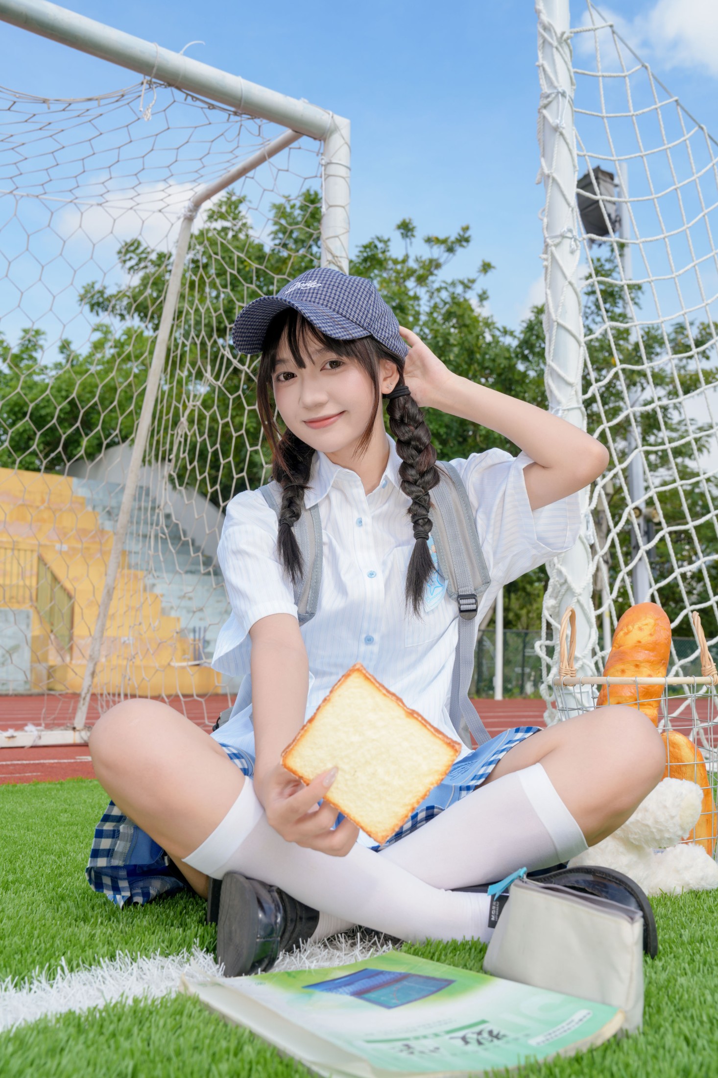 《学校操场少女写真》[12P]