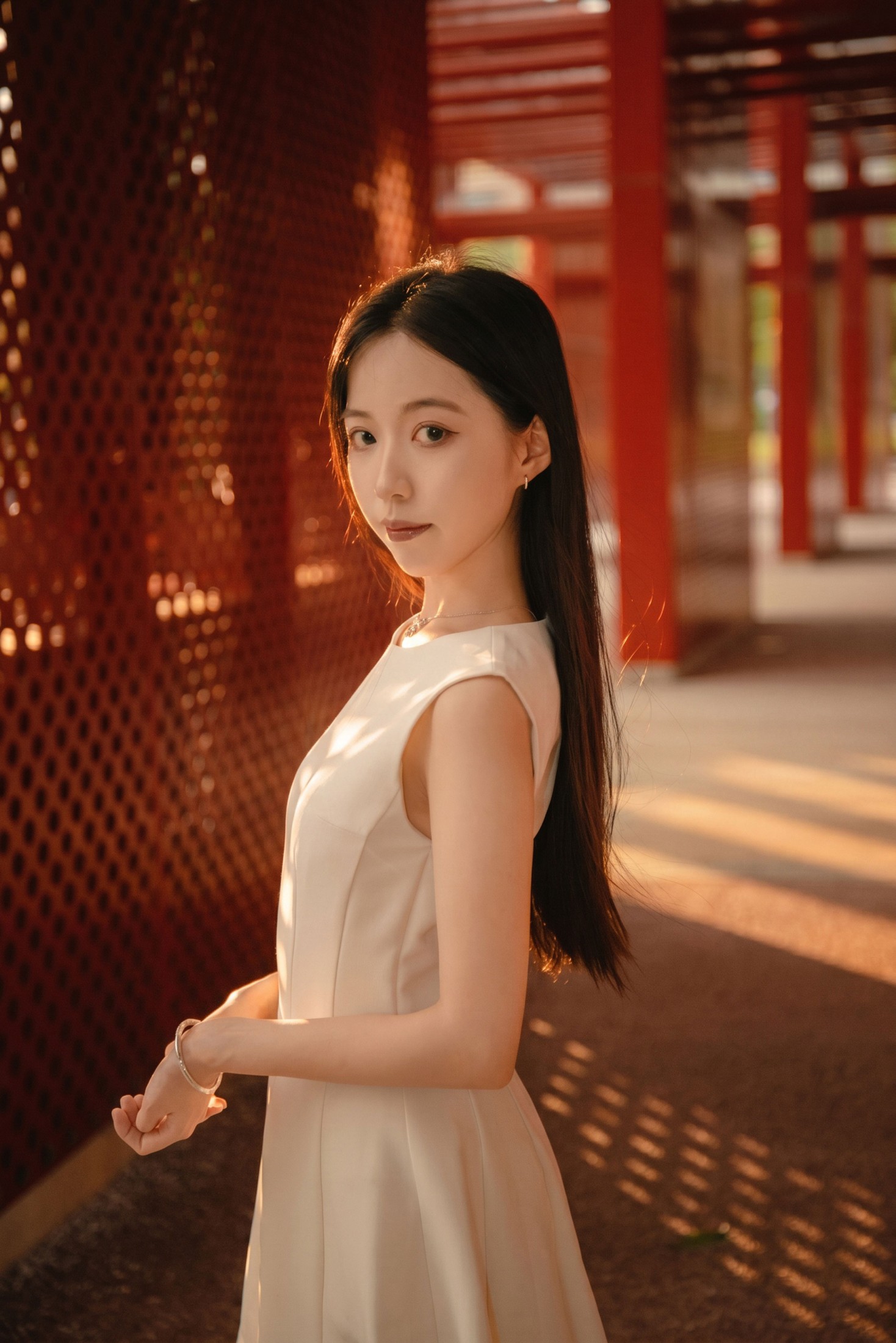 《光影交织下的优雅倩影》[18P]