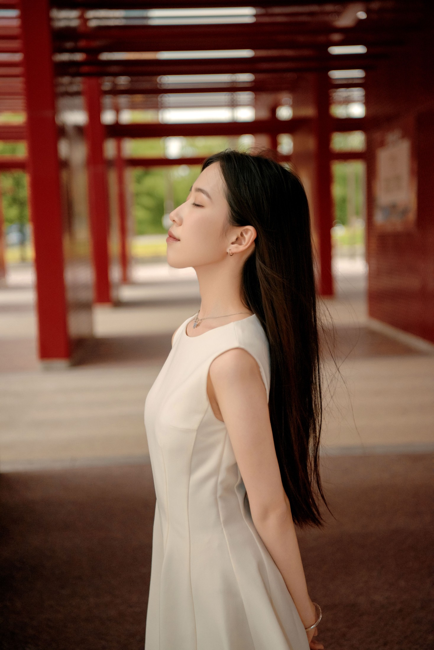 《光影交织下的优雅倩影》[18P]
