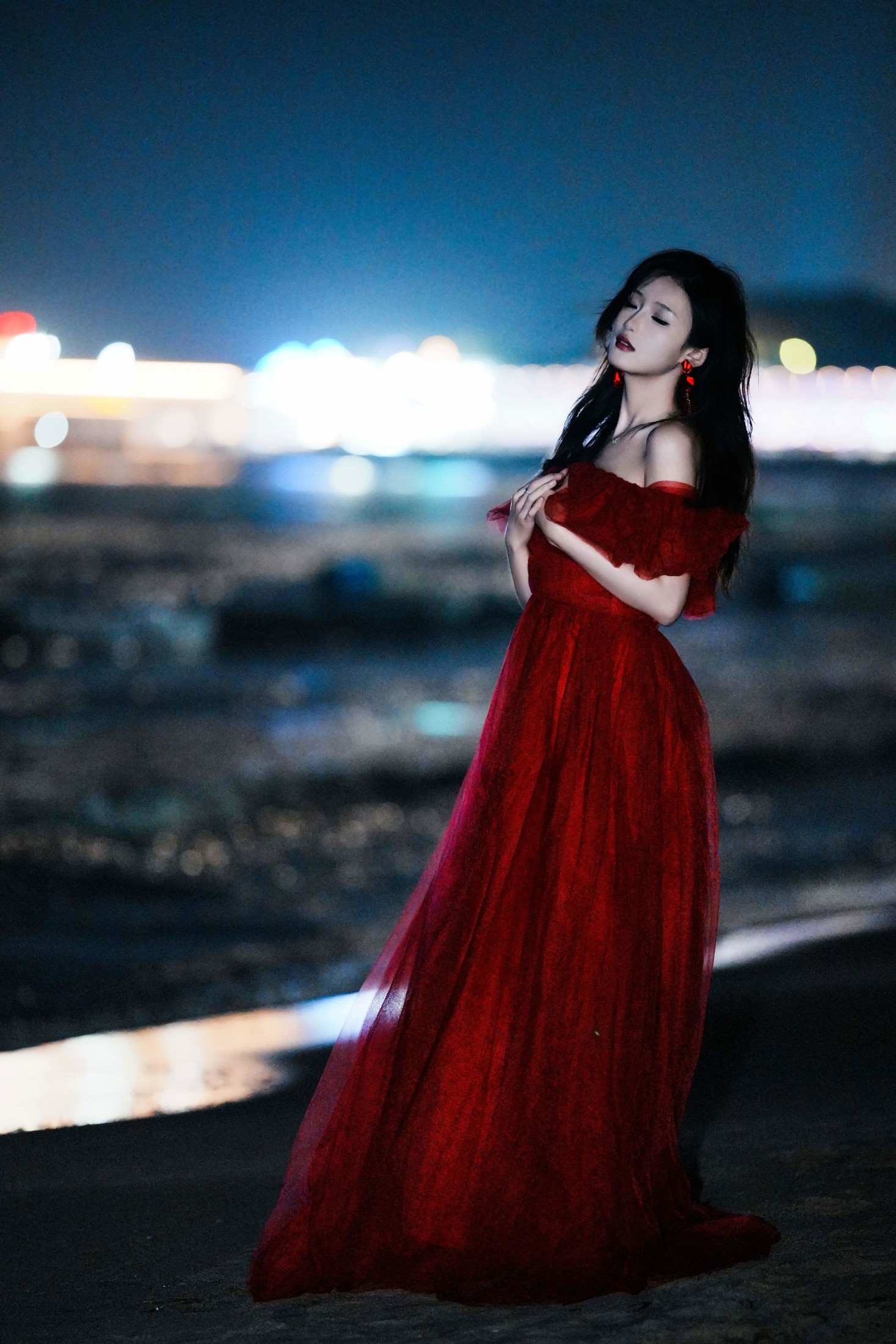 《深夜碧海，红纱美人赴一场海上夜景之约》[12P]
