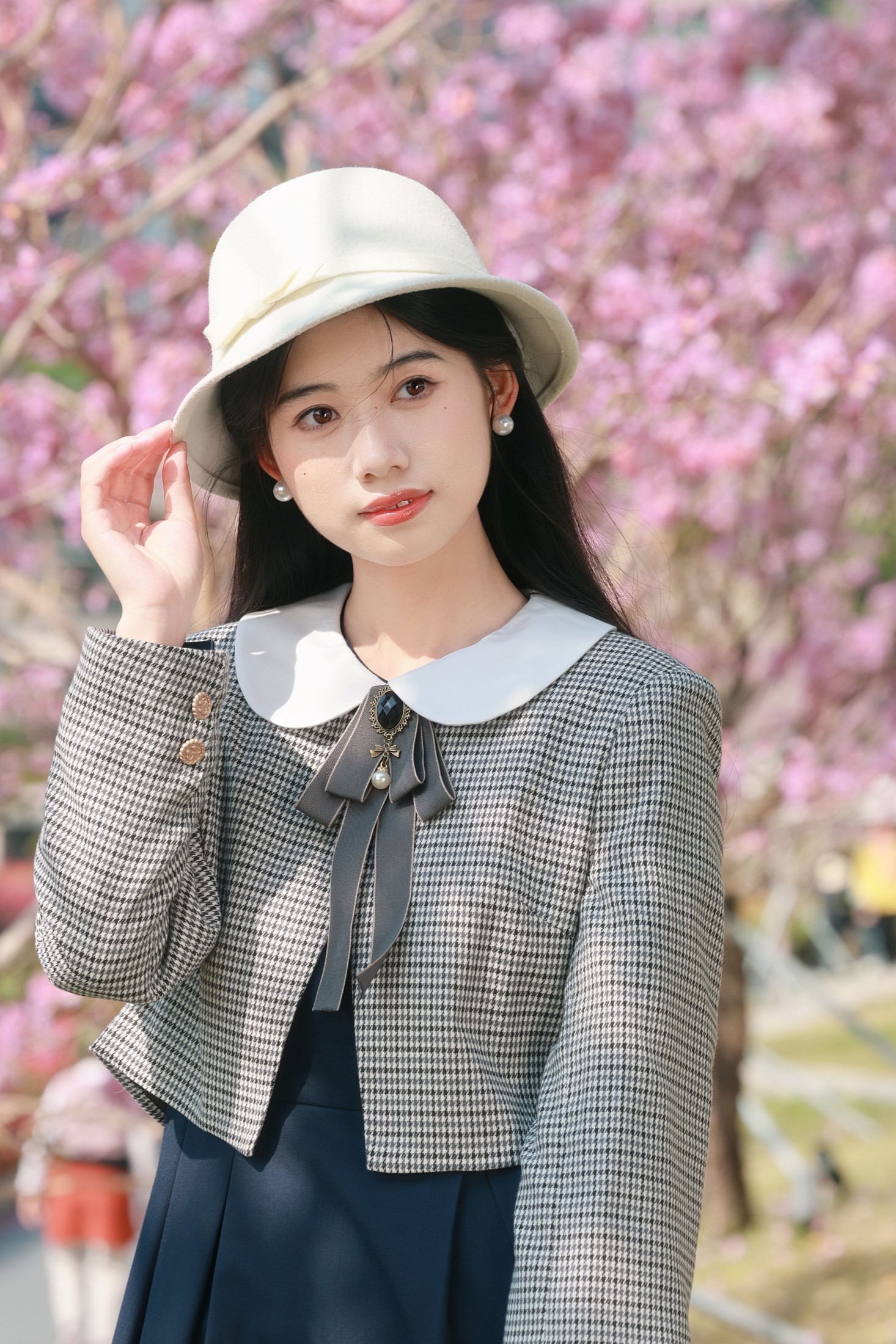 《粉花树下的春日信笺，藏着少女的心事》[43P]