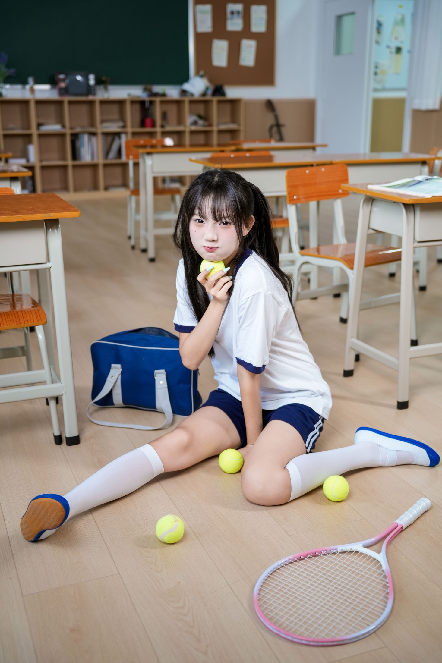 《课桌之间，是闪闪发光的青春》[39P]