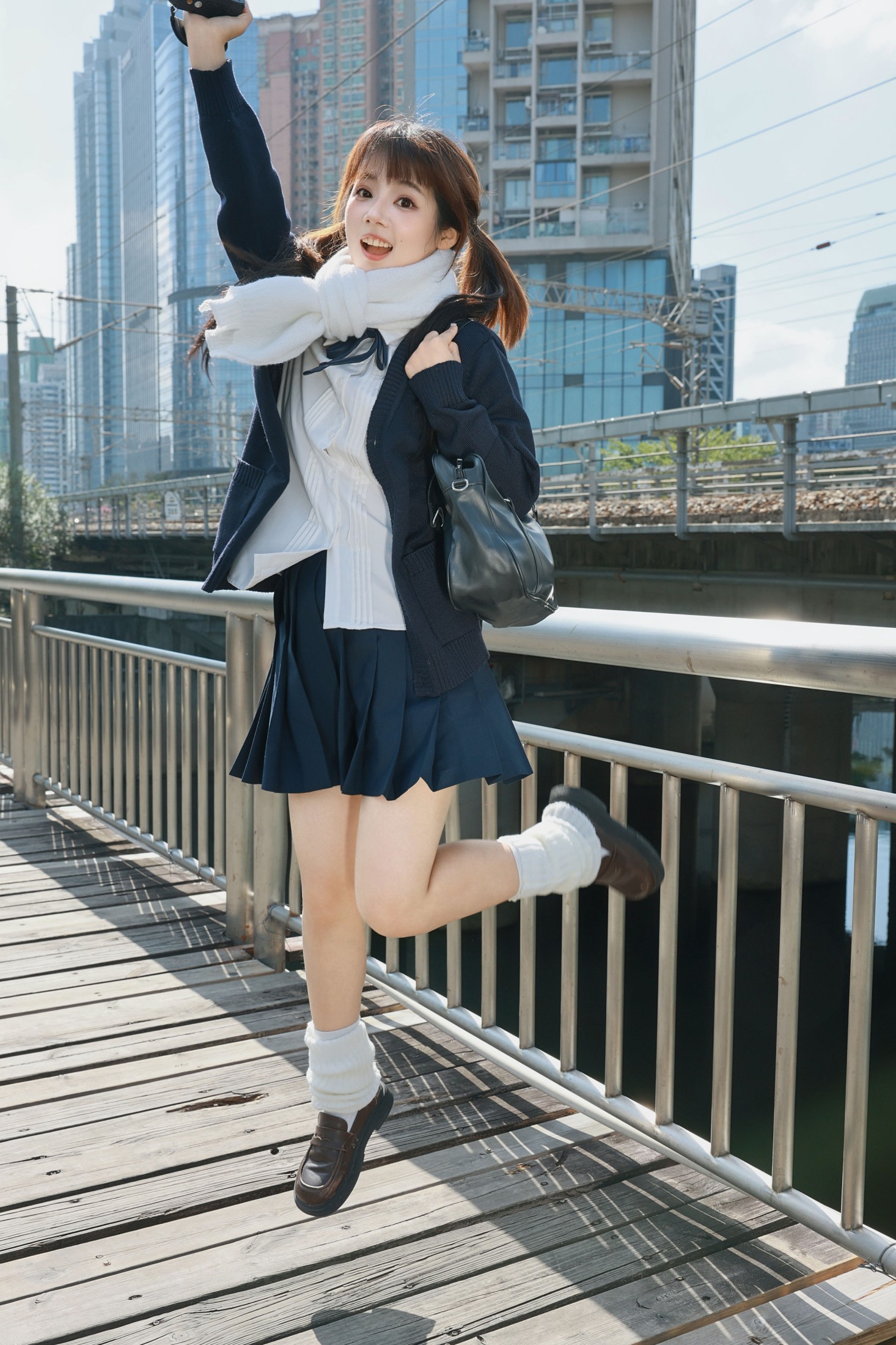 《冬日 JK 纪事 | 铁轨旁的少女心事》[20P]
