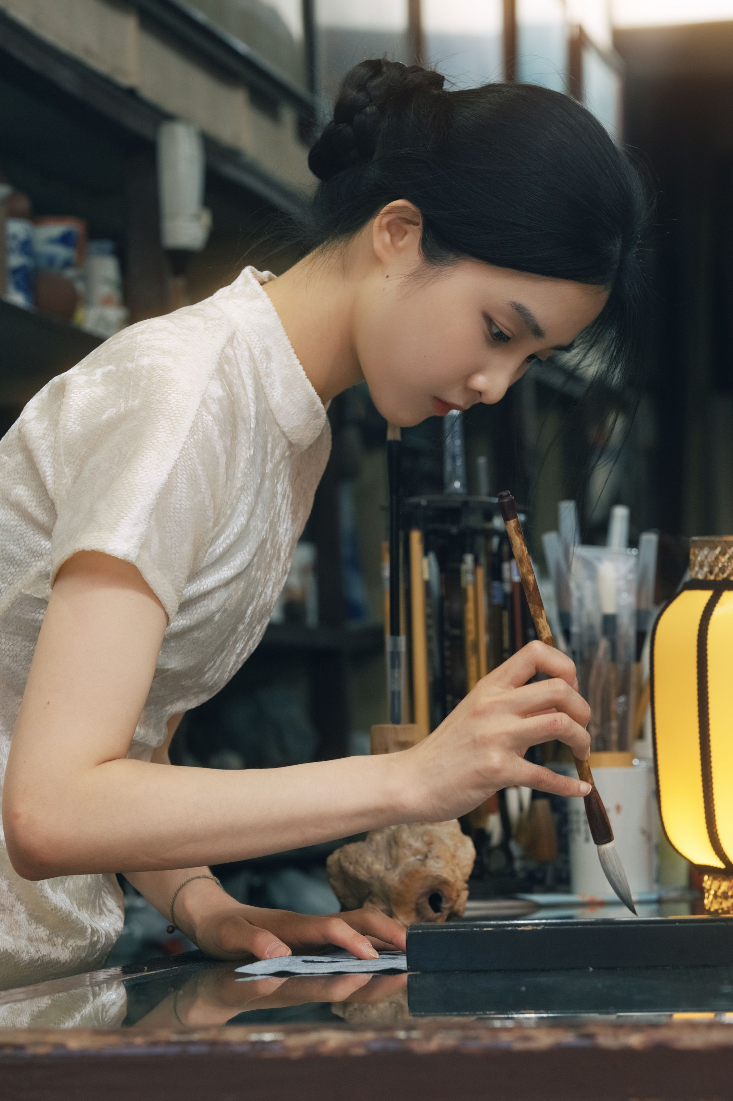 《她依然守着那间小店，对抗着时间》[16P]