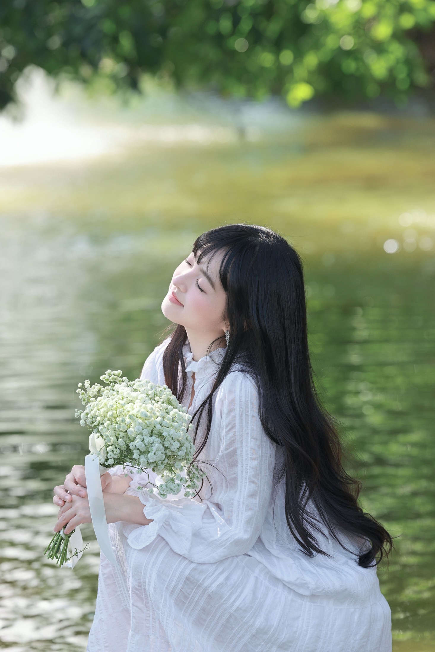 《风停在水面，她的笑像一整个春天》[14P]