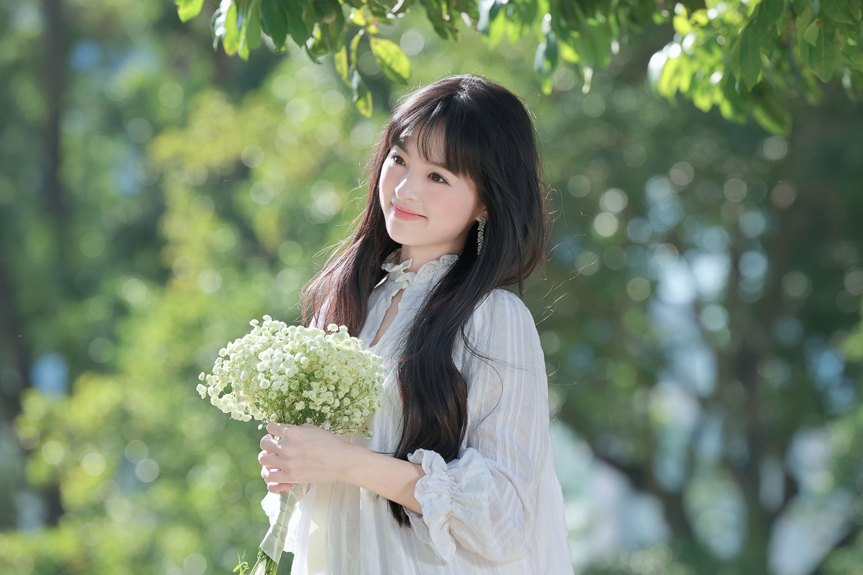 《风停在水面，她的笑像一整个春天》[14P]