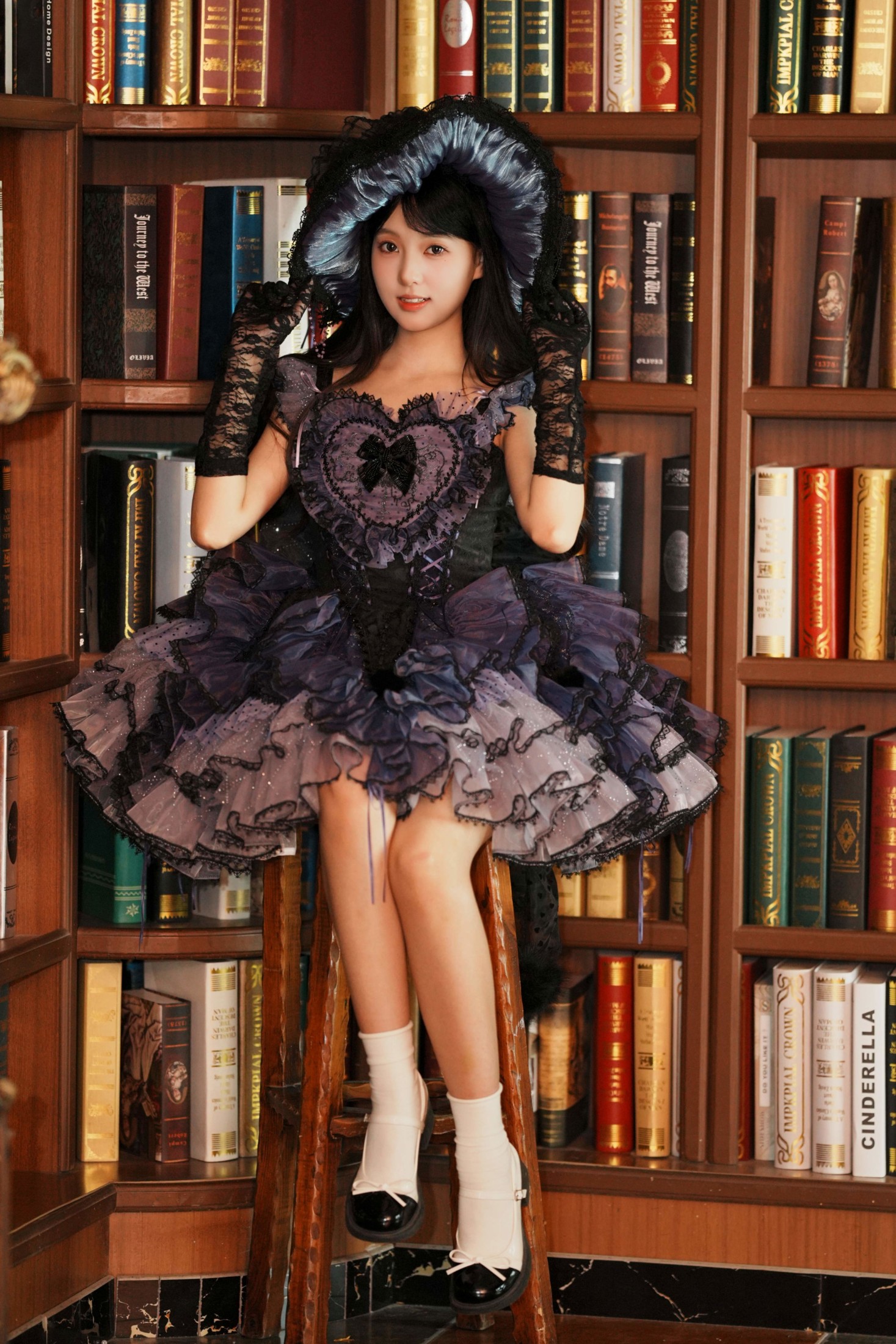 《模特小月 ｜ Vol.09 - 魔法少女（ Lolita 摇滚甜心 ）》[24P]
