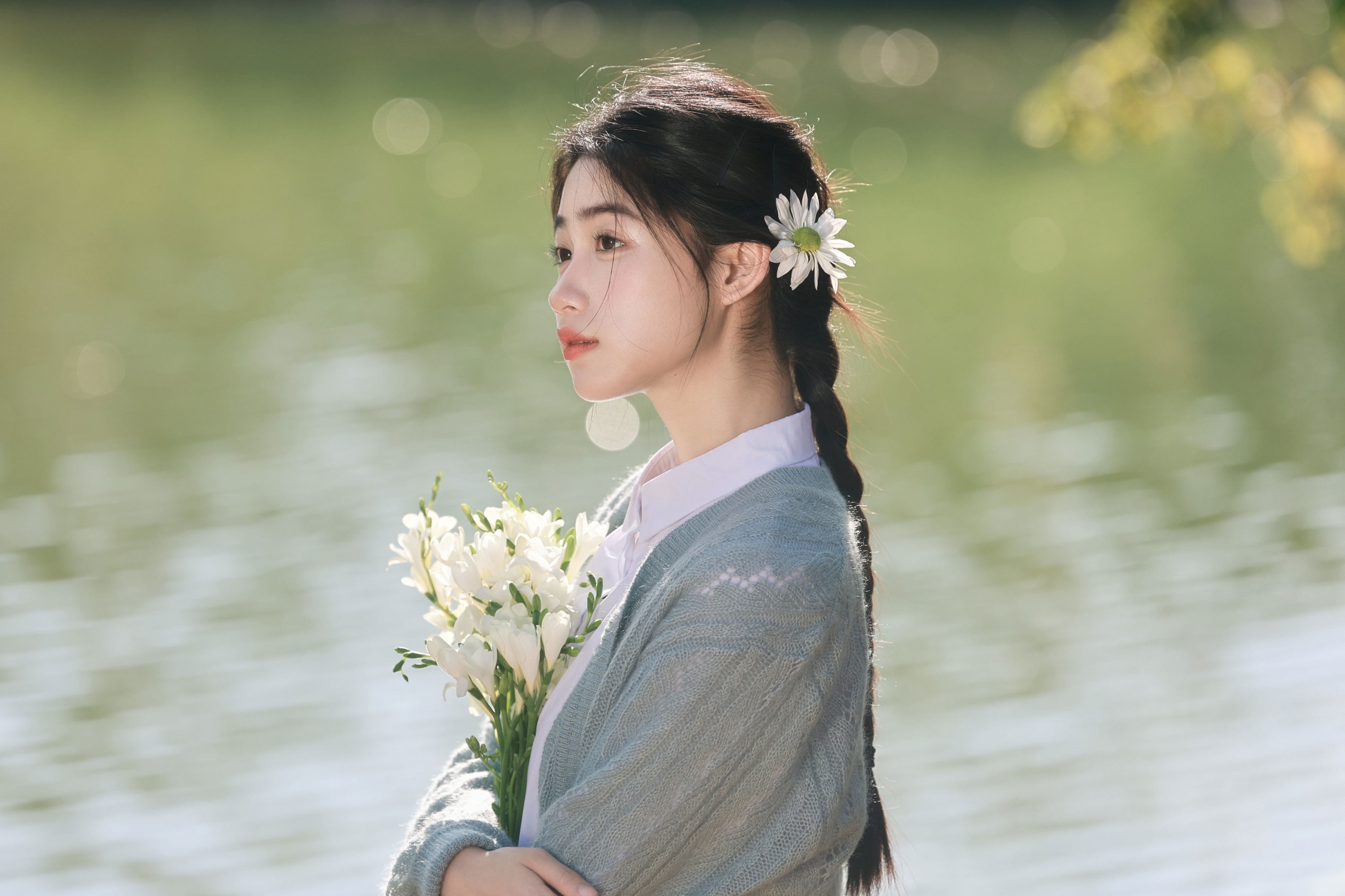 《湖畔、光与少女，藏在春日里的一首诗》[41P]