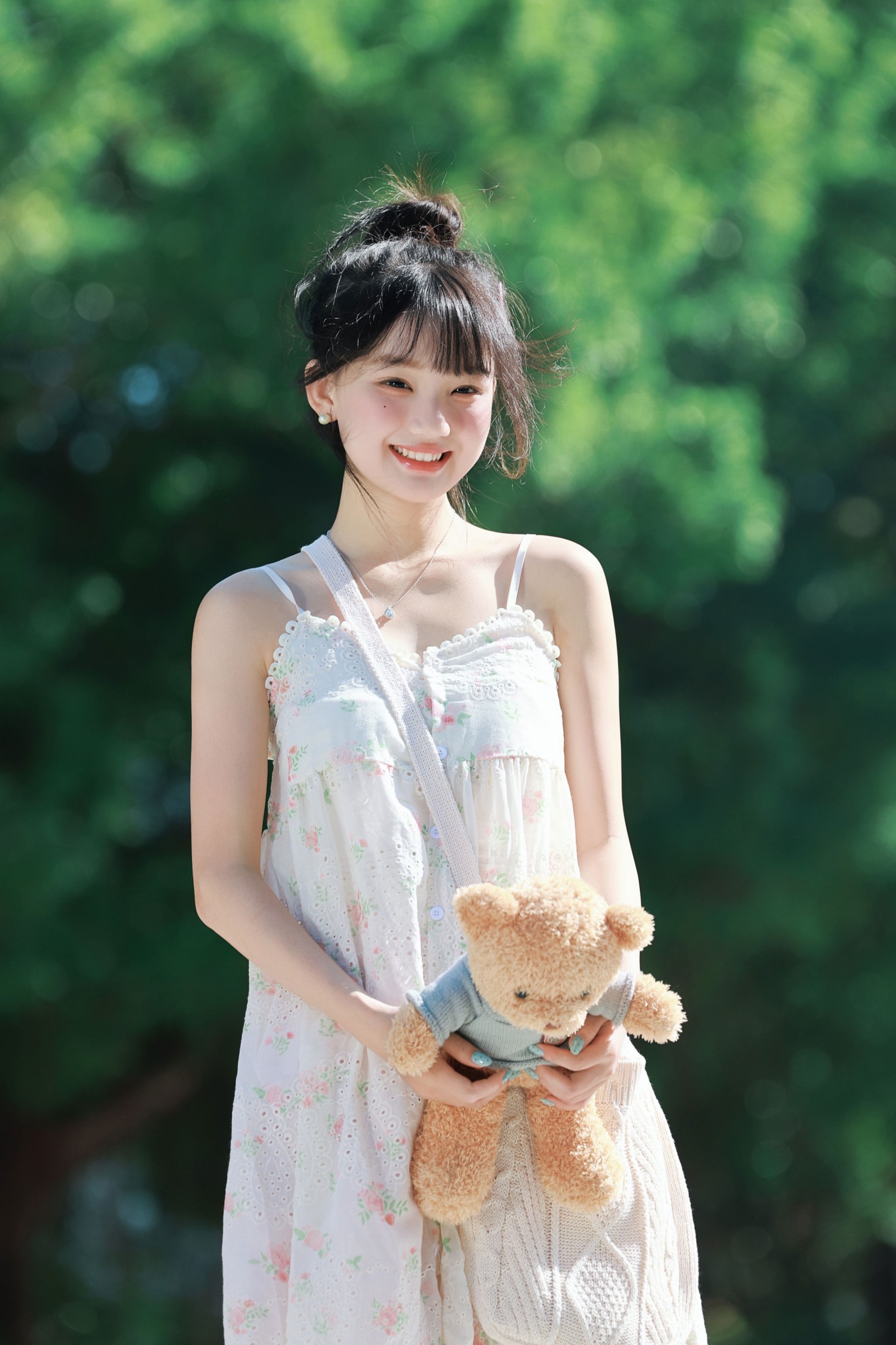 《夏日、小熊与她，藏在绿意里的温柔瞬间》[19P]
