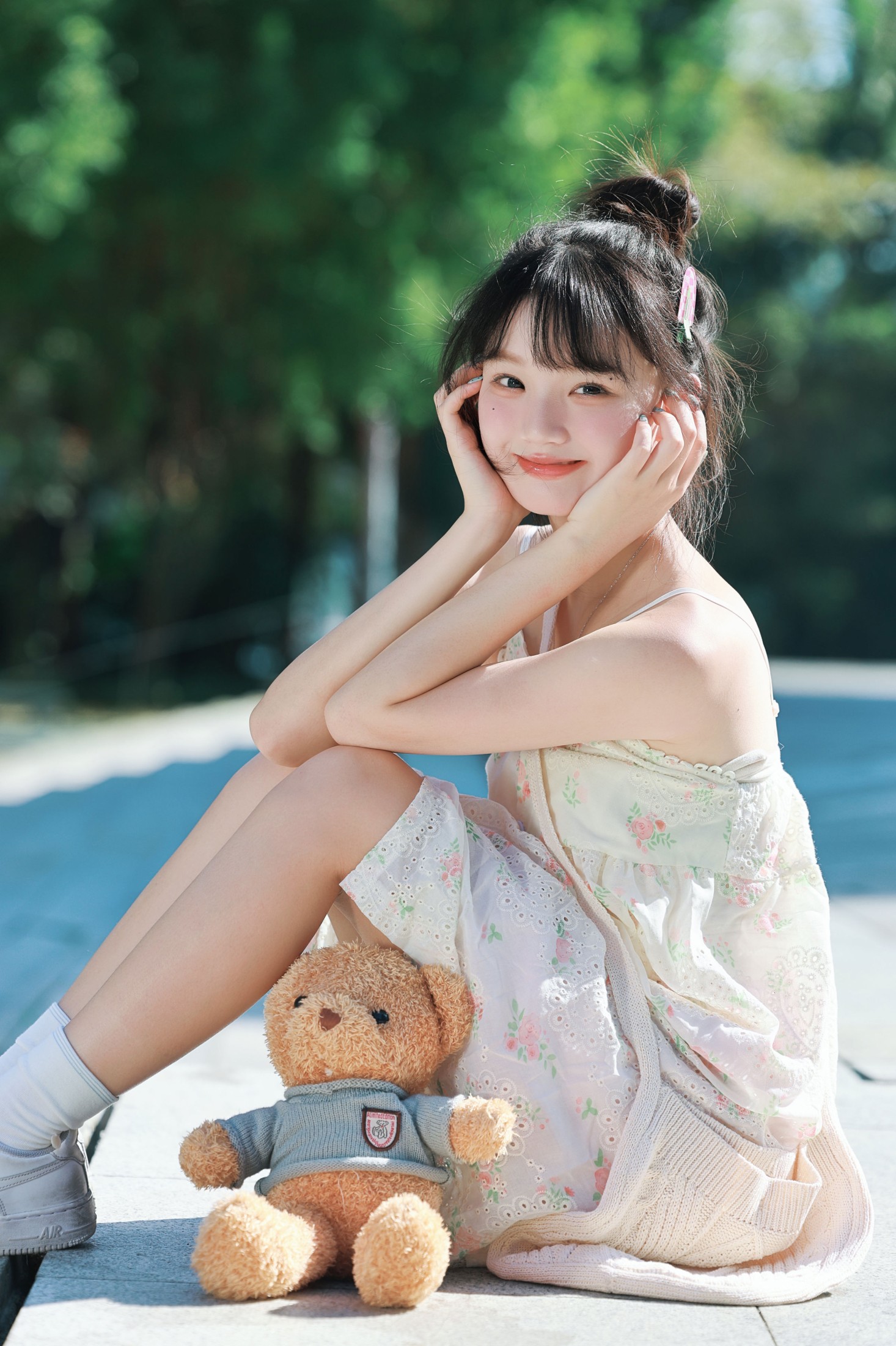 《夏日、小熊与她，藏在绿意里的温柔瞬间》[19P]