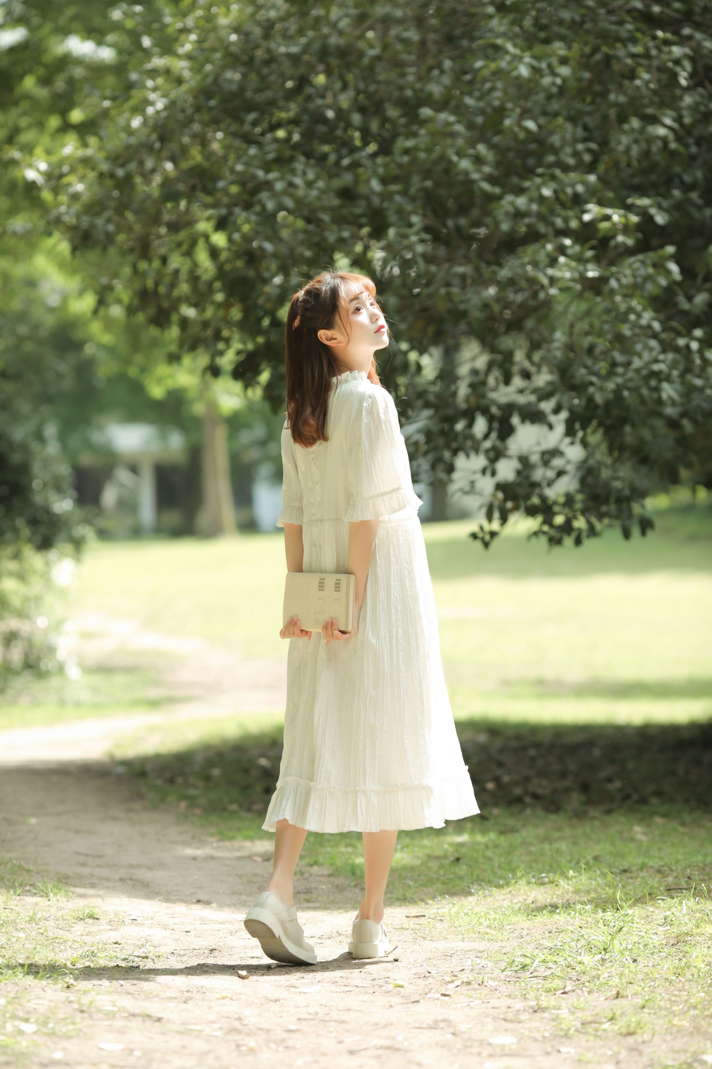 《你是拥有山川河海的神明，我是因与神明交错而发光的少女》[14P]