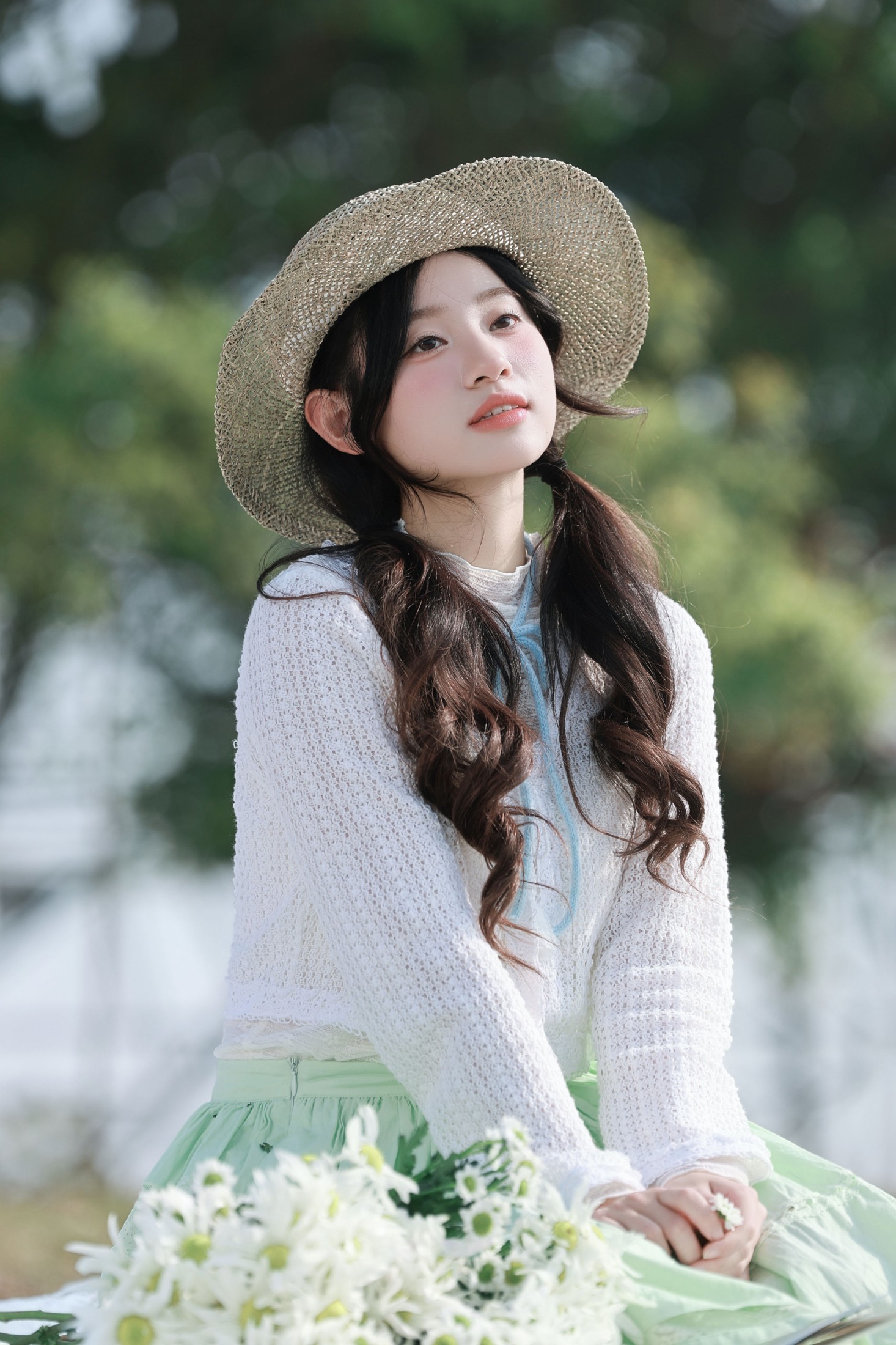 《春日草坪拍照攻略｜教你拍出森系少女感大片》[14P]