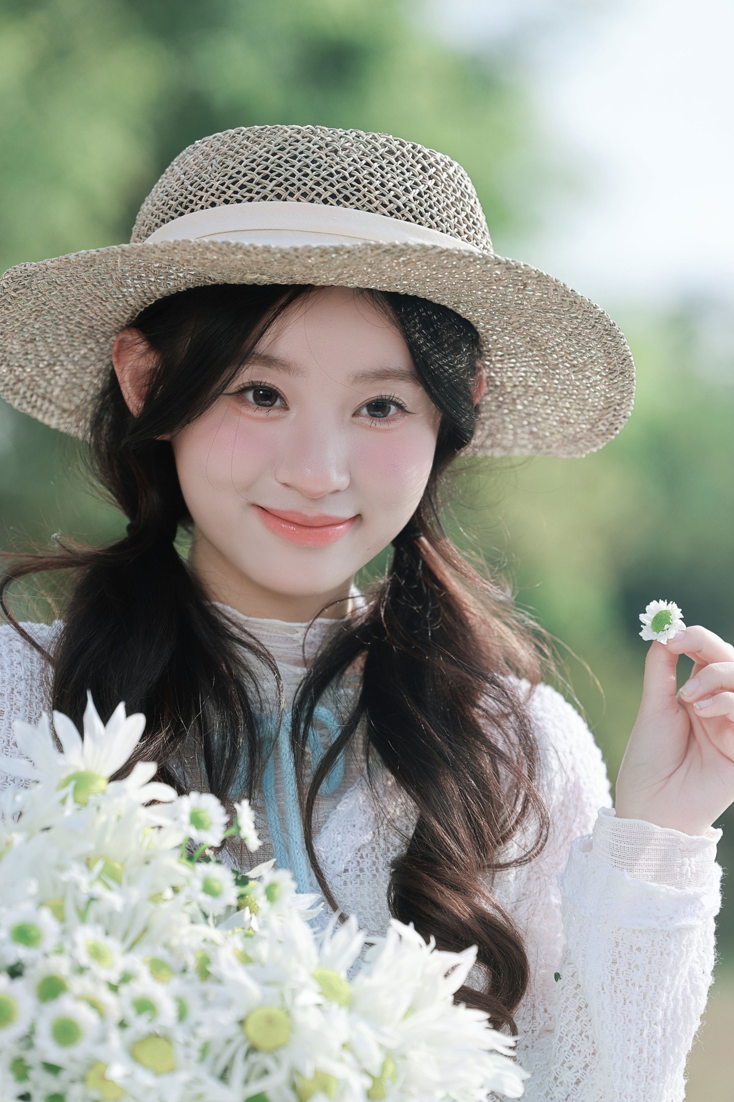 《春日草坪拍照攻略｜教你拍出森系少女感大片》[14P]