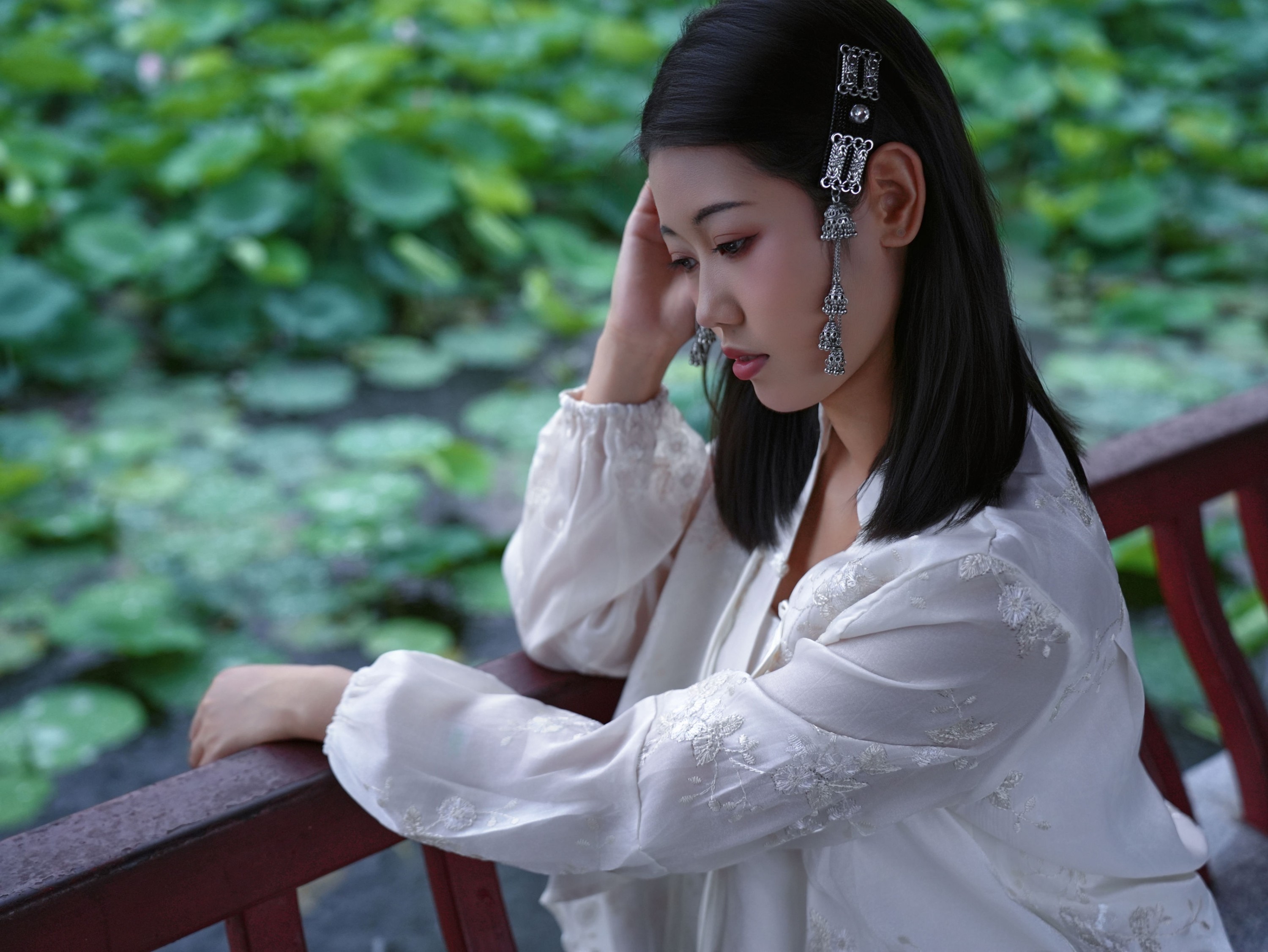 雨天赏荷