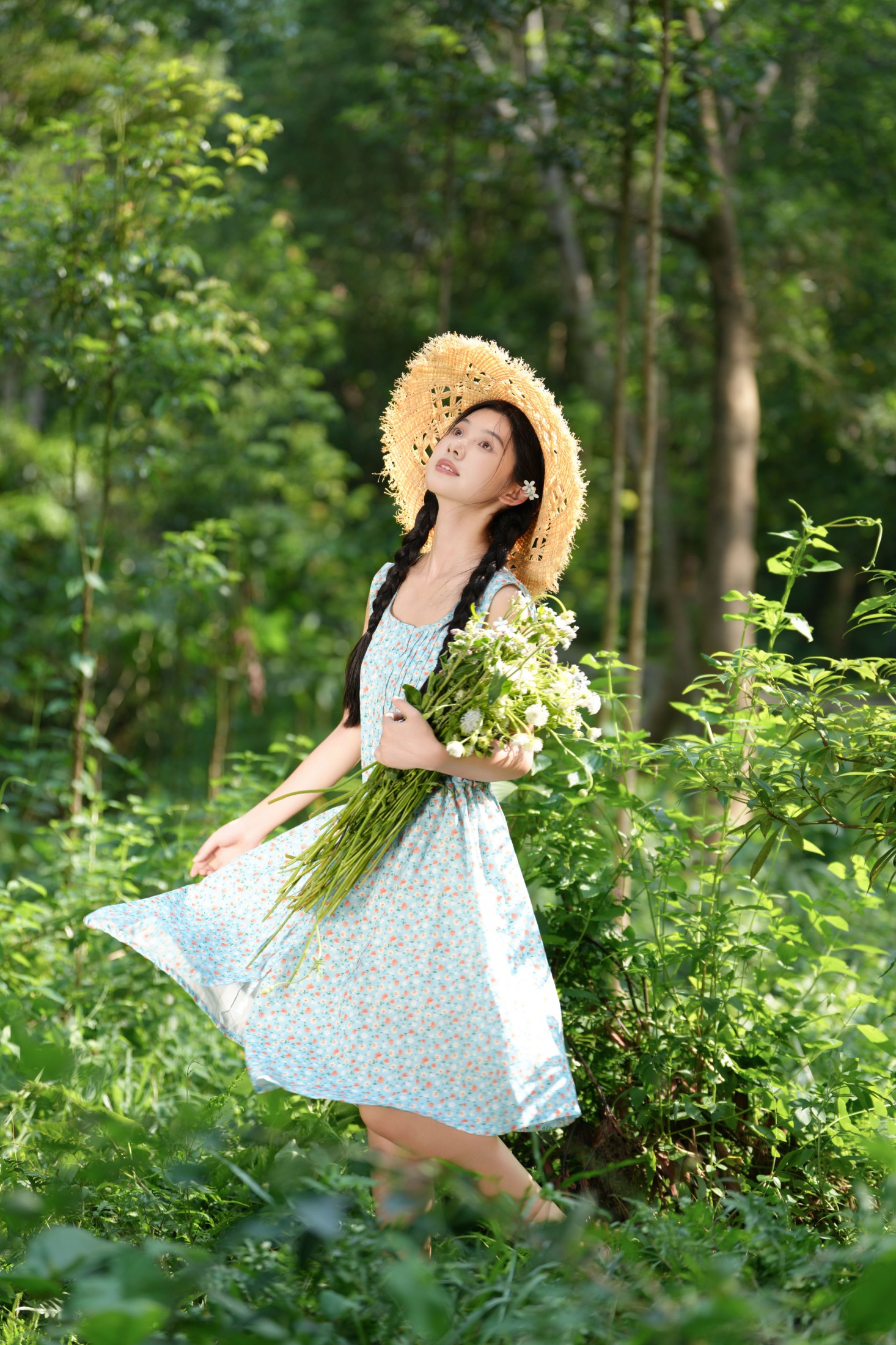 夏日林间少女