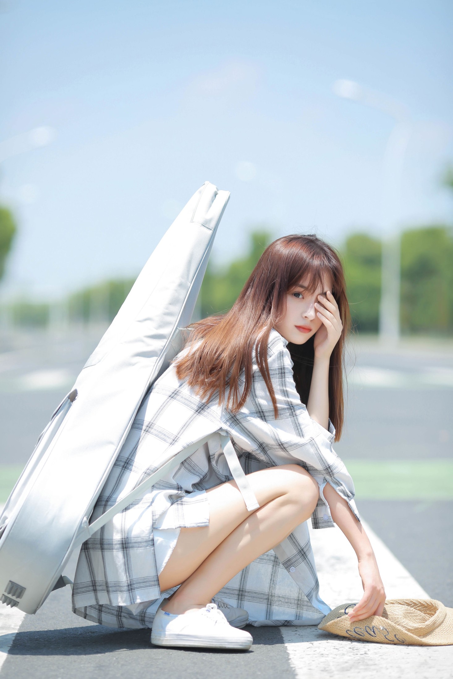女孩儿的温柔，是不为世间任何停留，山河湖海，却都为她左右。