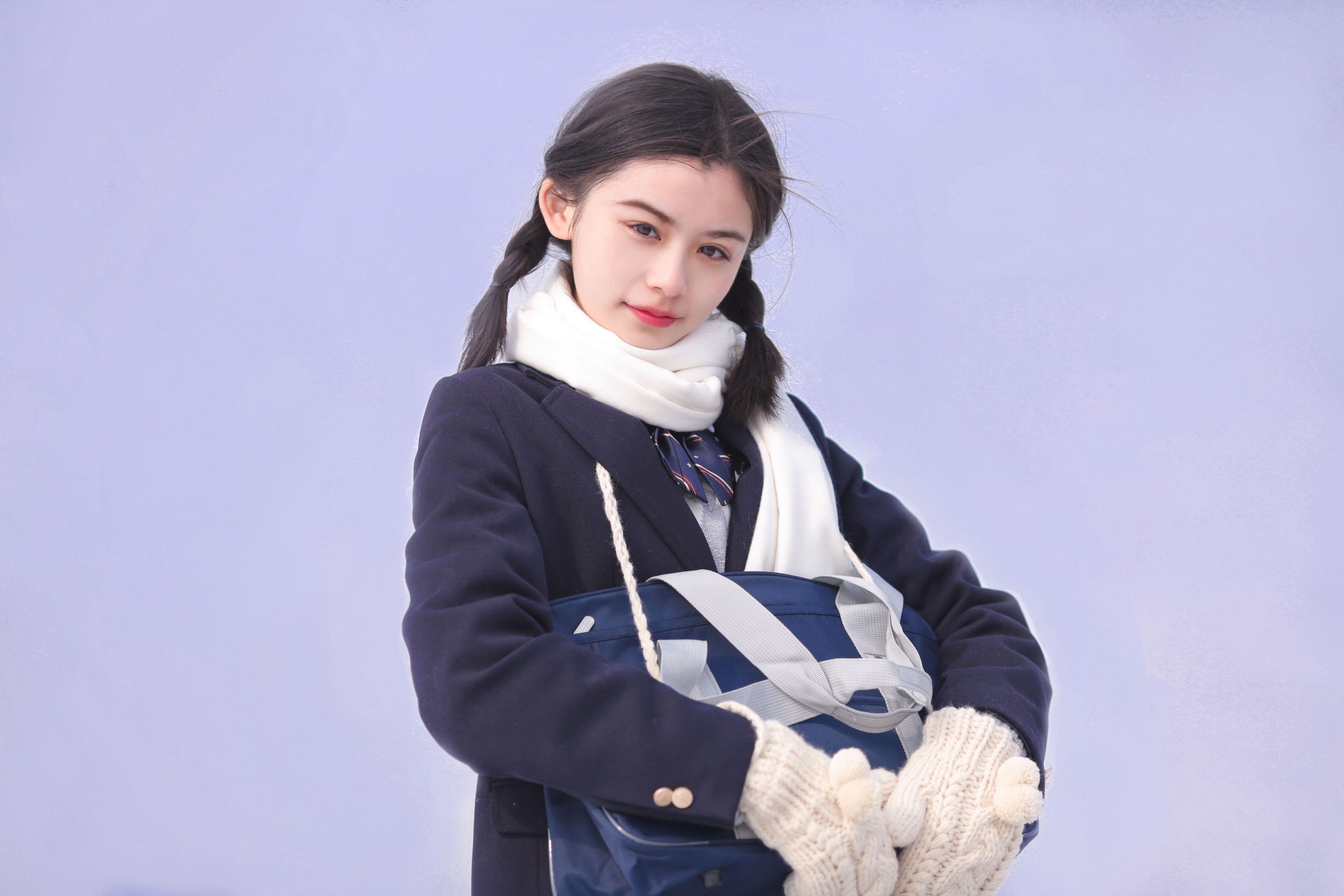 雪和云飘进梦里，我奔向你