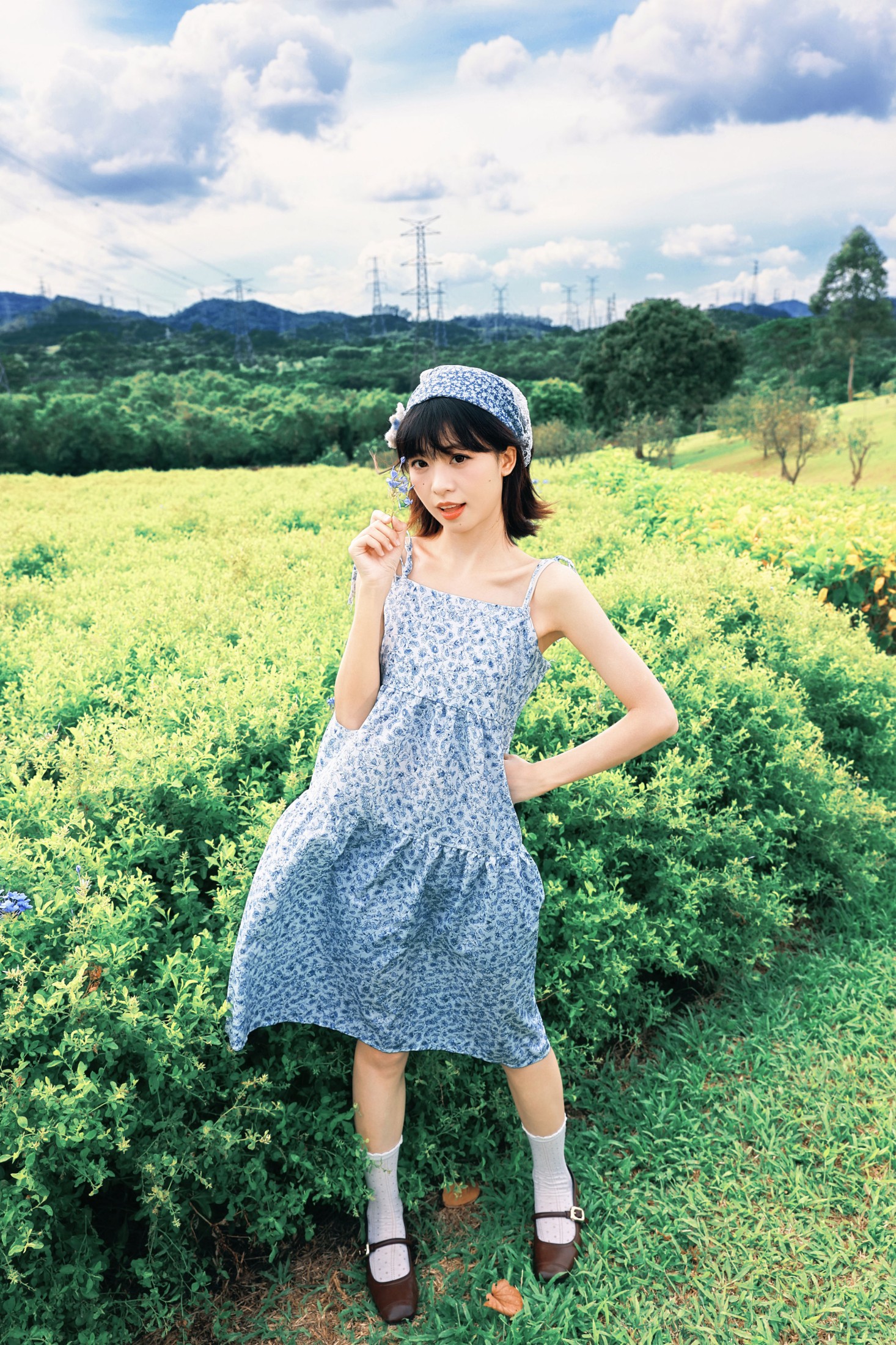 《夏天的风，是蓝白碎花裙的温柔告白》[11P]