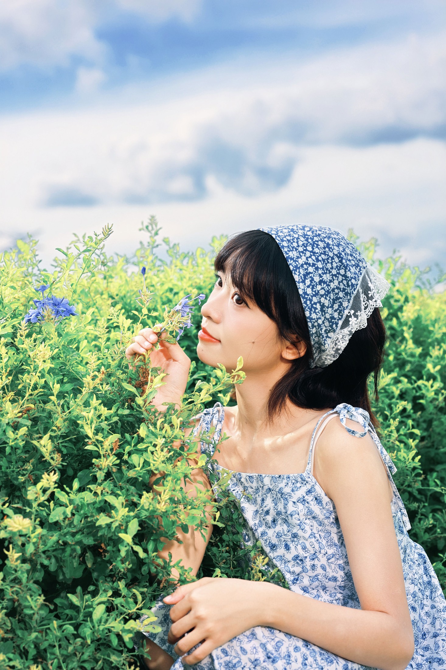 《夏天的风，是蓝白碎花裙的温柔告白》[11P]