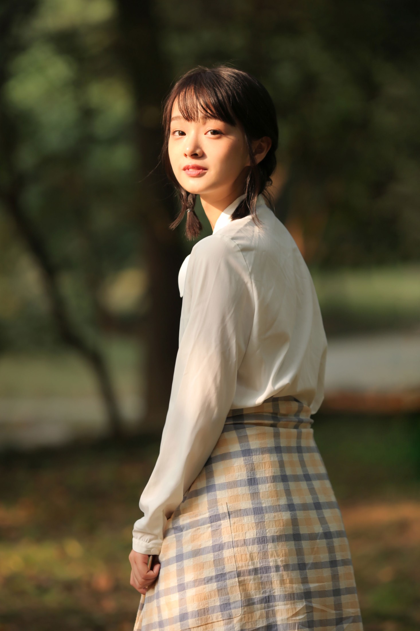 《你是春天的飞鸟和绿，也像秋日的裙摆和诗》[24P]