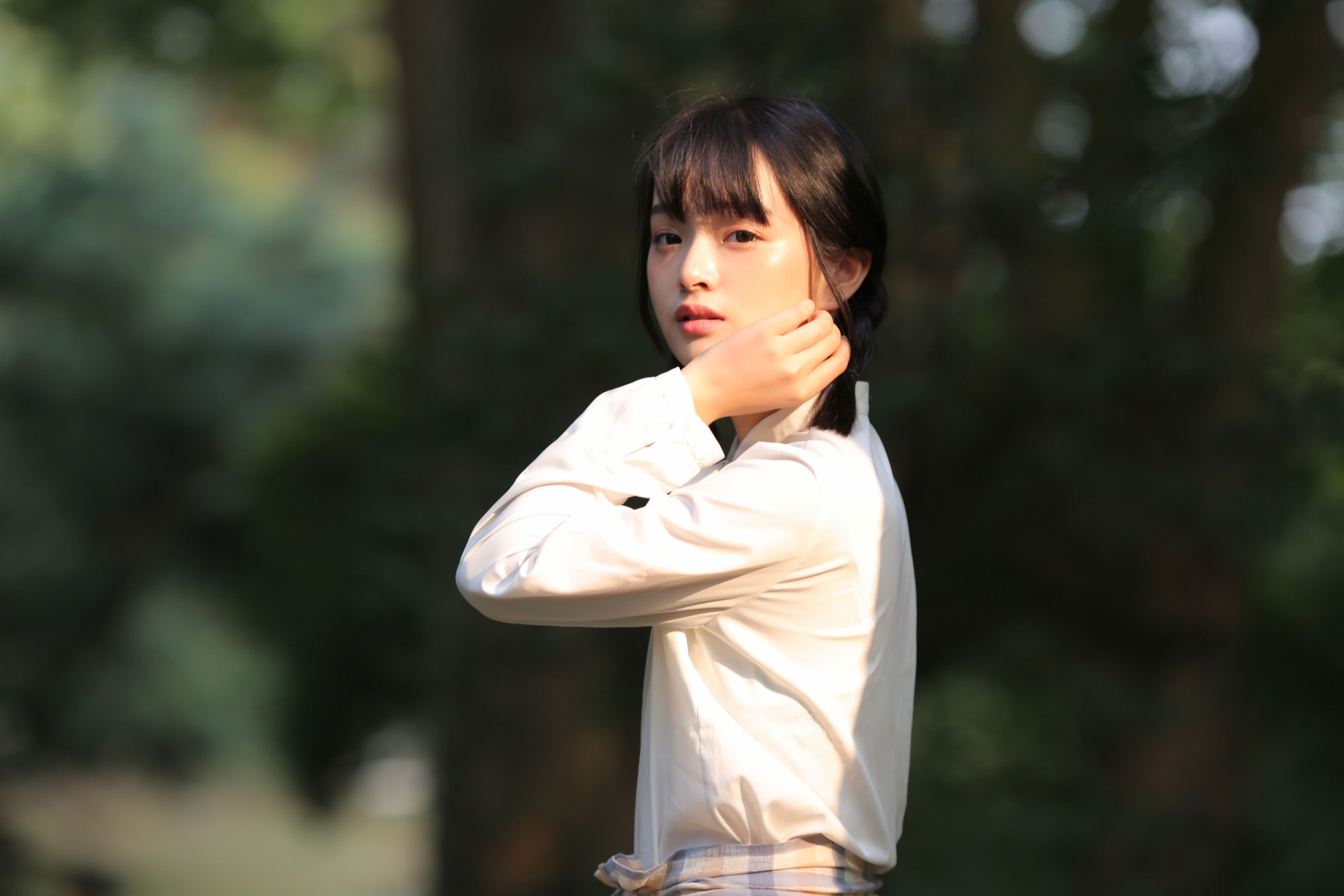 《你是春天的飞鸟和绿，也像秋日的裙摆和诗》[24P]