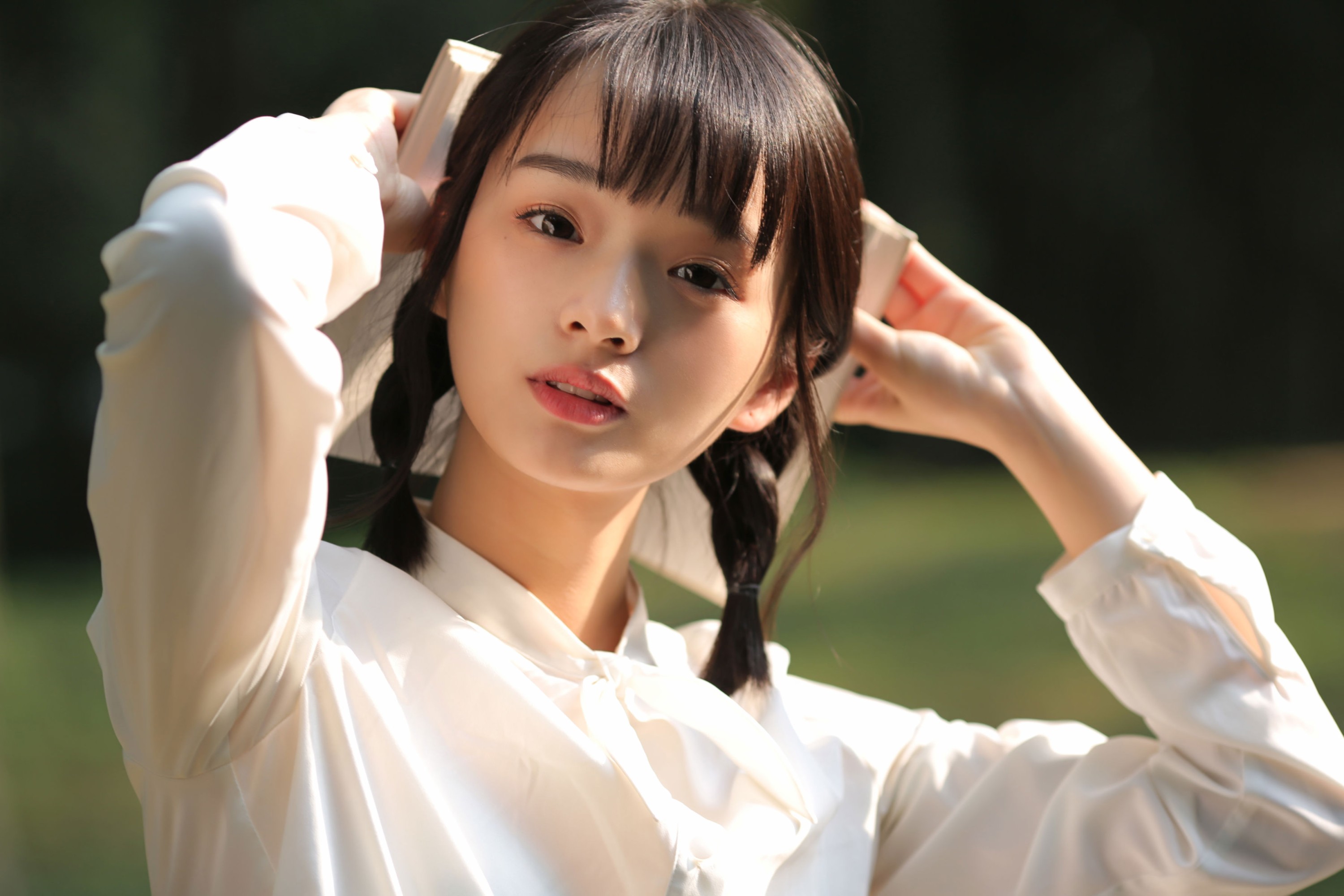 《你是春天的飞鸟和绿，也像秋日的裙摆和诗》[24P]