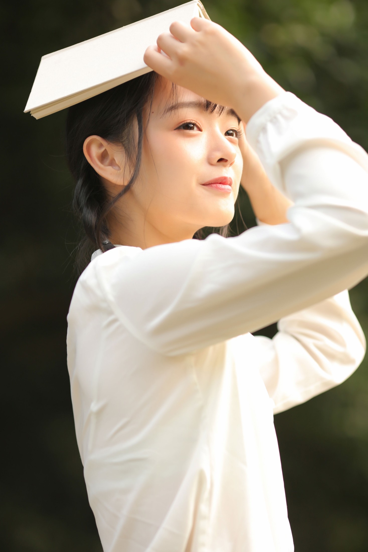 《你是春天的飞鸟和绿，也像秋日的裙摆和诗》[24P]