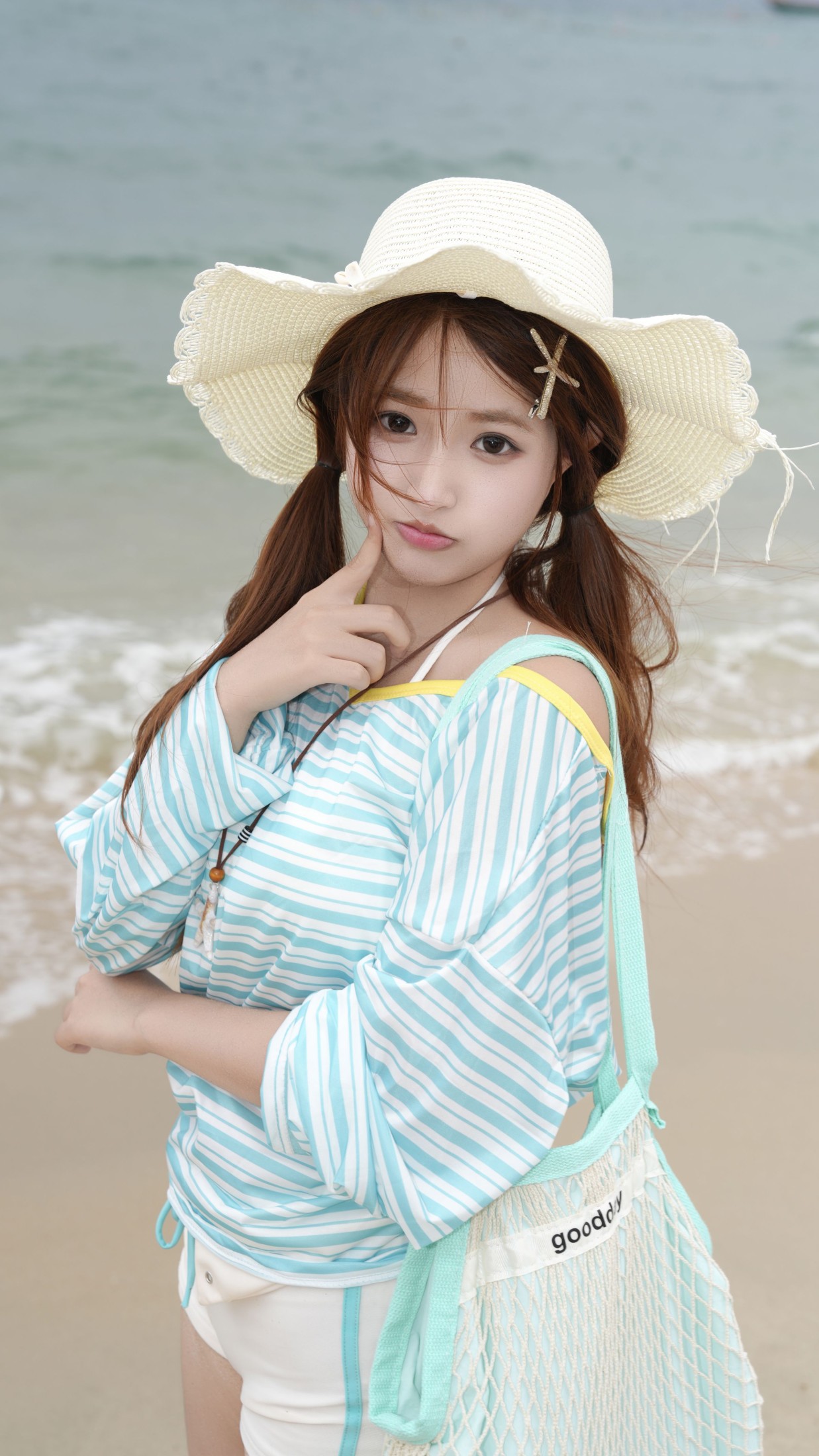 夏日沙滩少女🏖