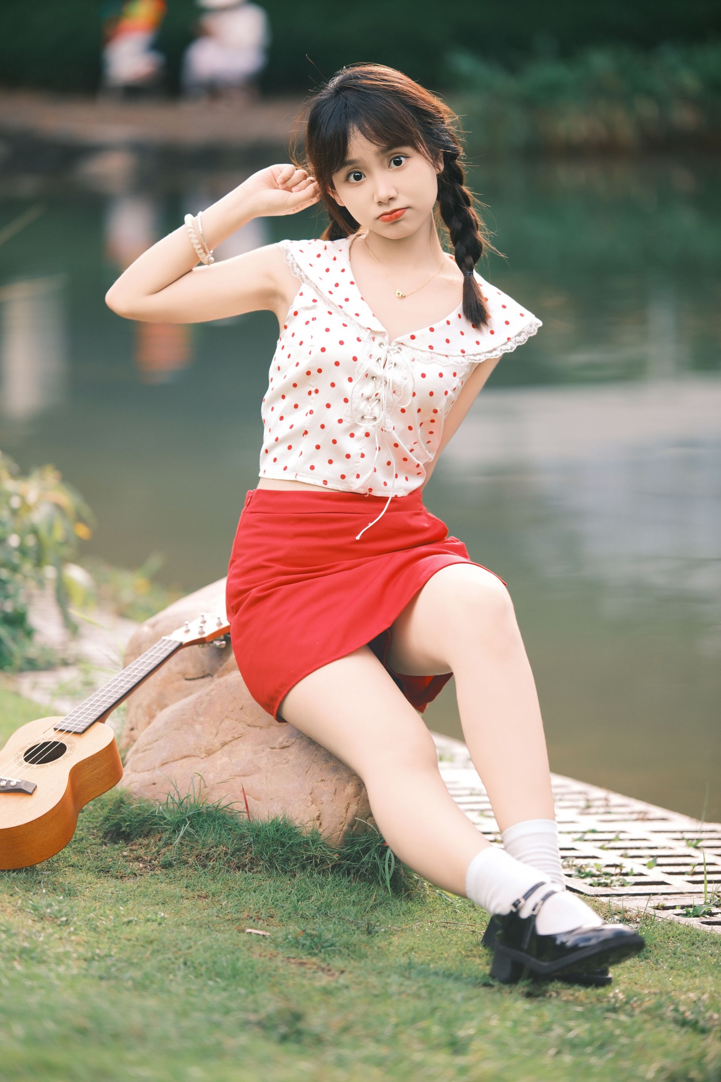 双马尾俏皮少女