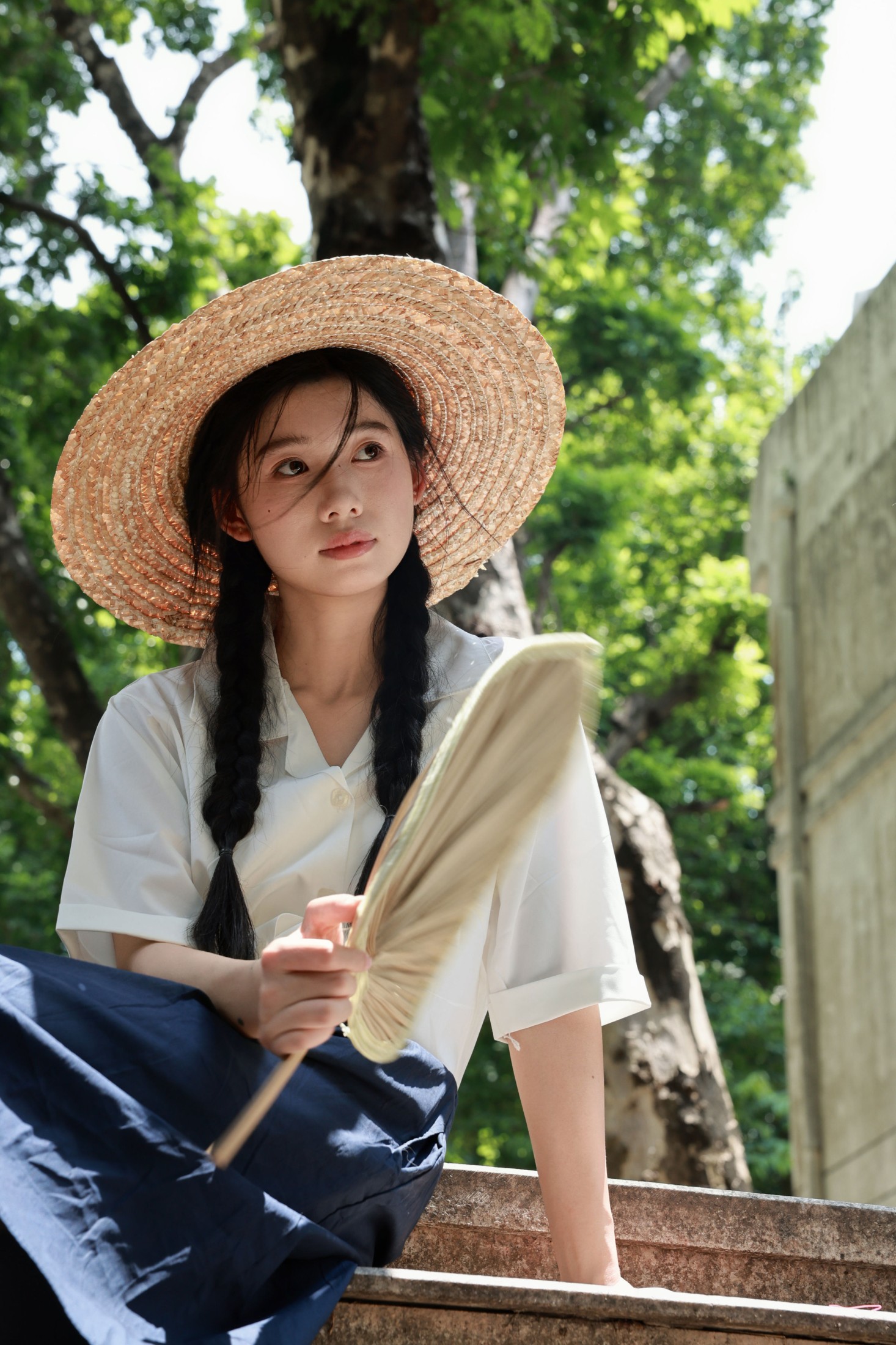 《风穿过树叶，也穿过书页》[19P]