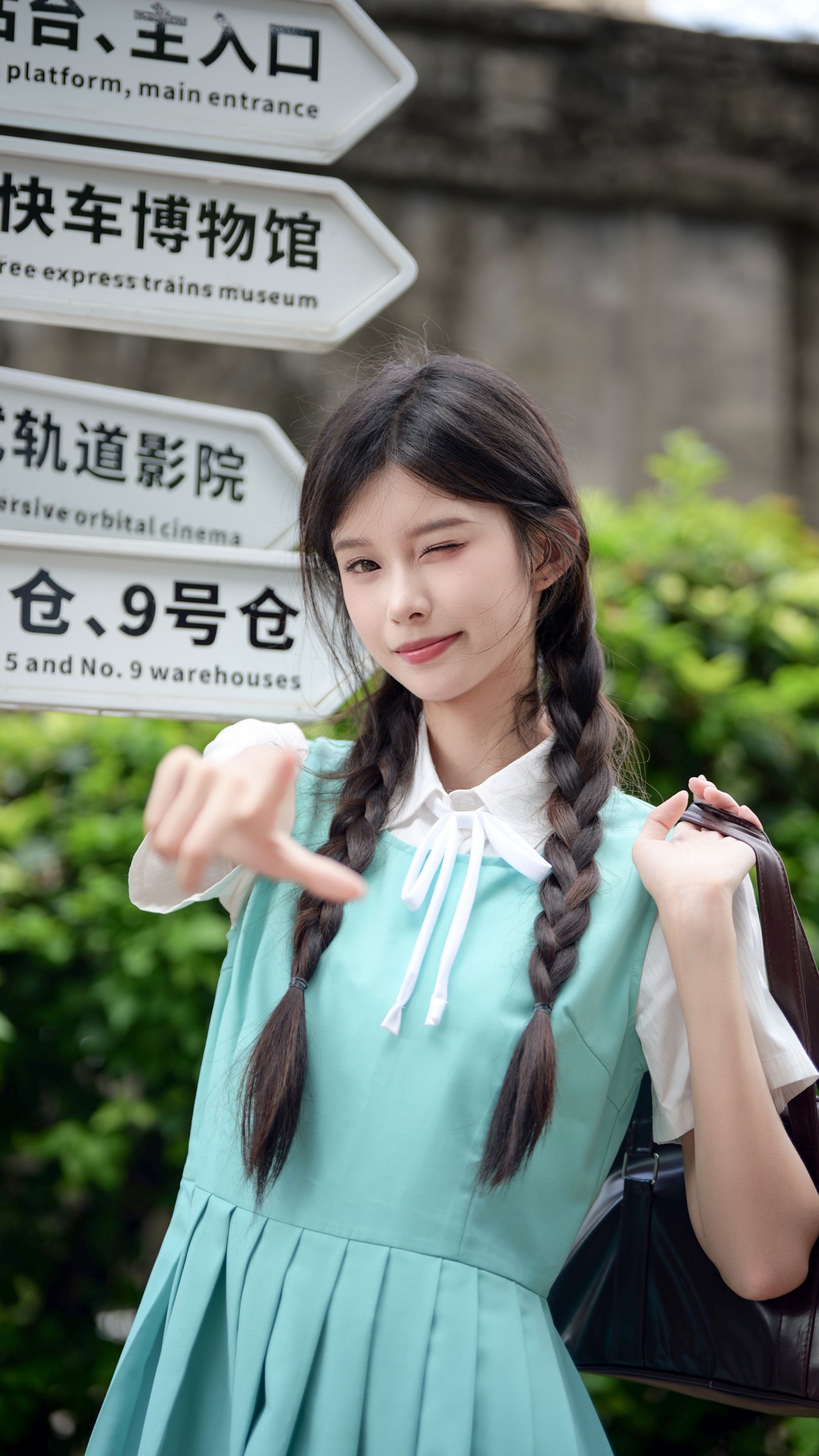 《站台路标》[9P]