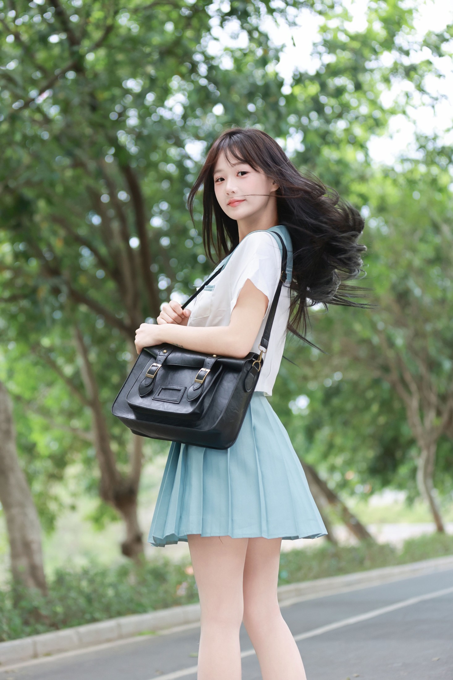 《风一吹，就掉进了水色 JK 的夏天》[22P]