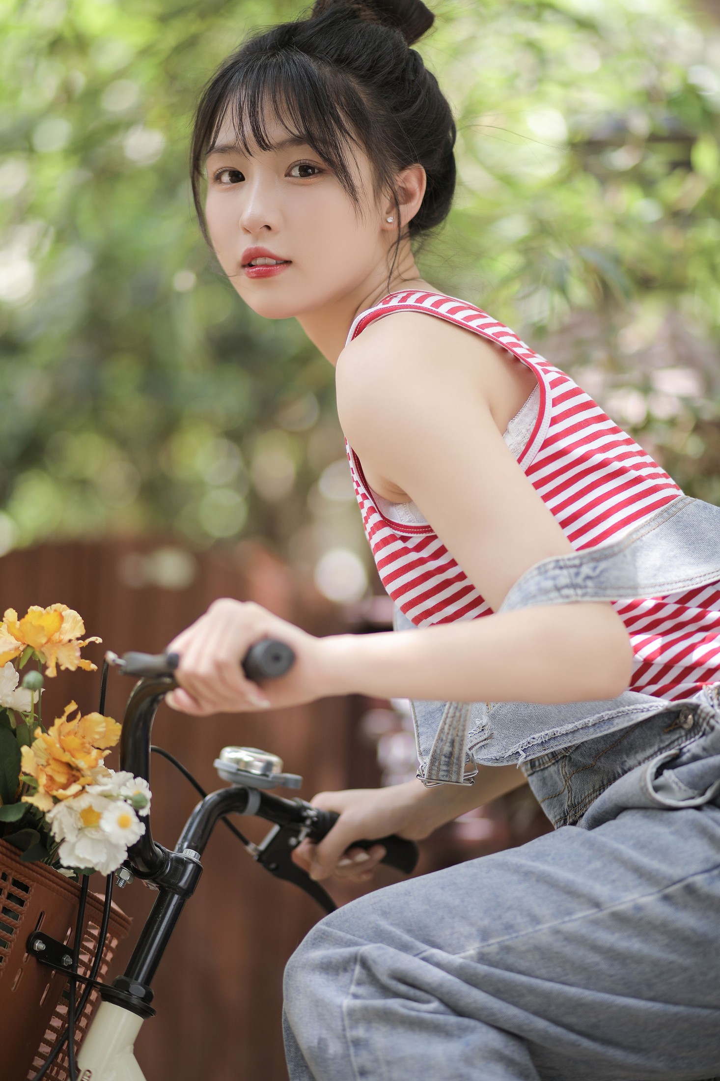 《夏日午后的单车与她》[17P]
