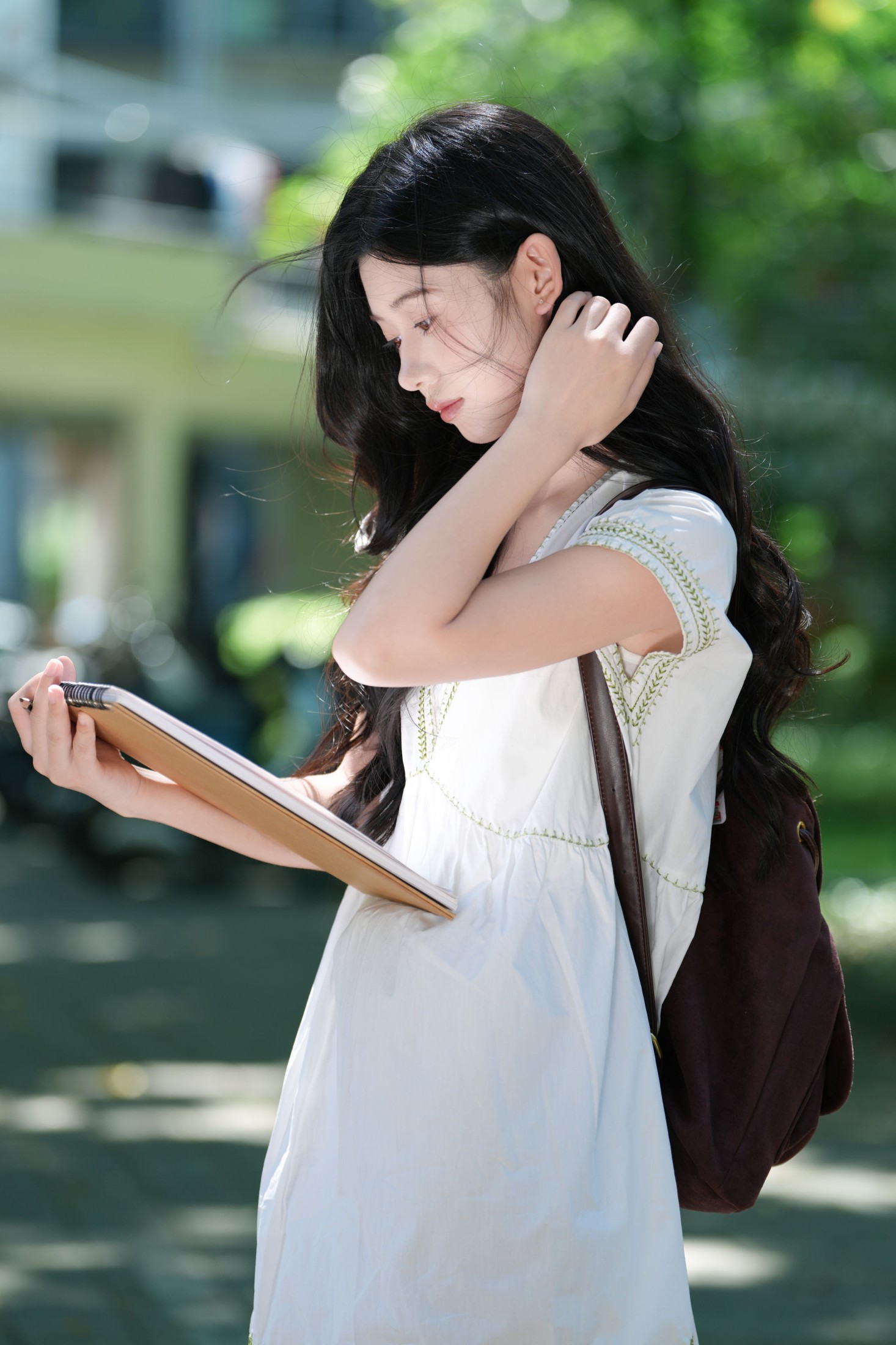 《植物学家少女》[23P]