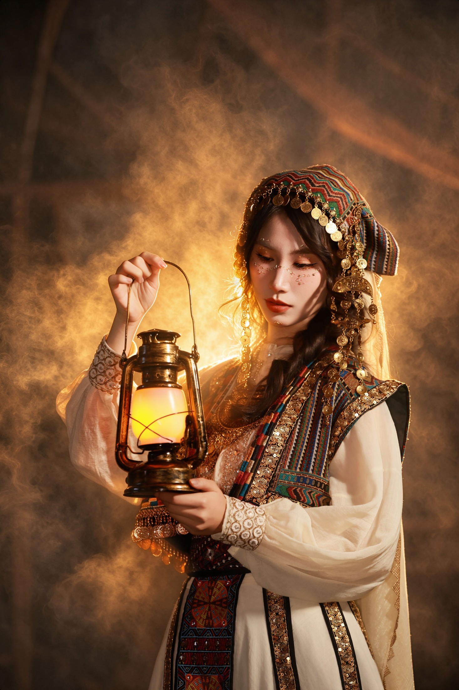 西域少女｜提一盏马灯，闯入古城烟火里