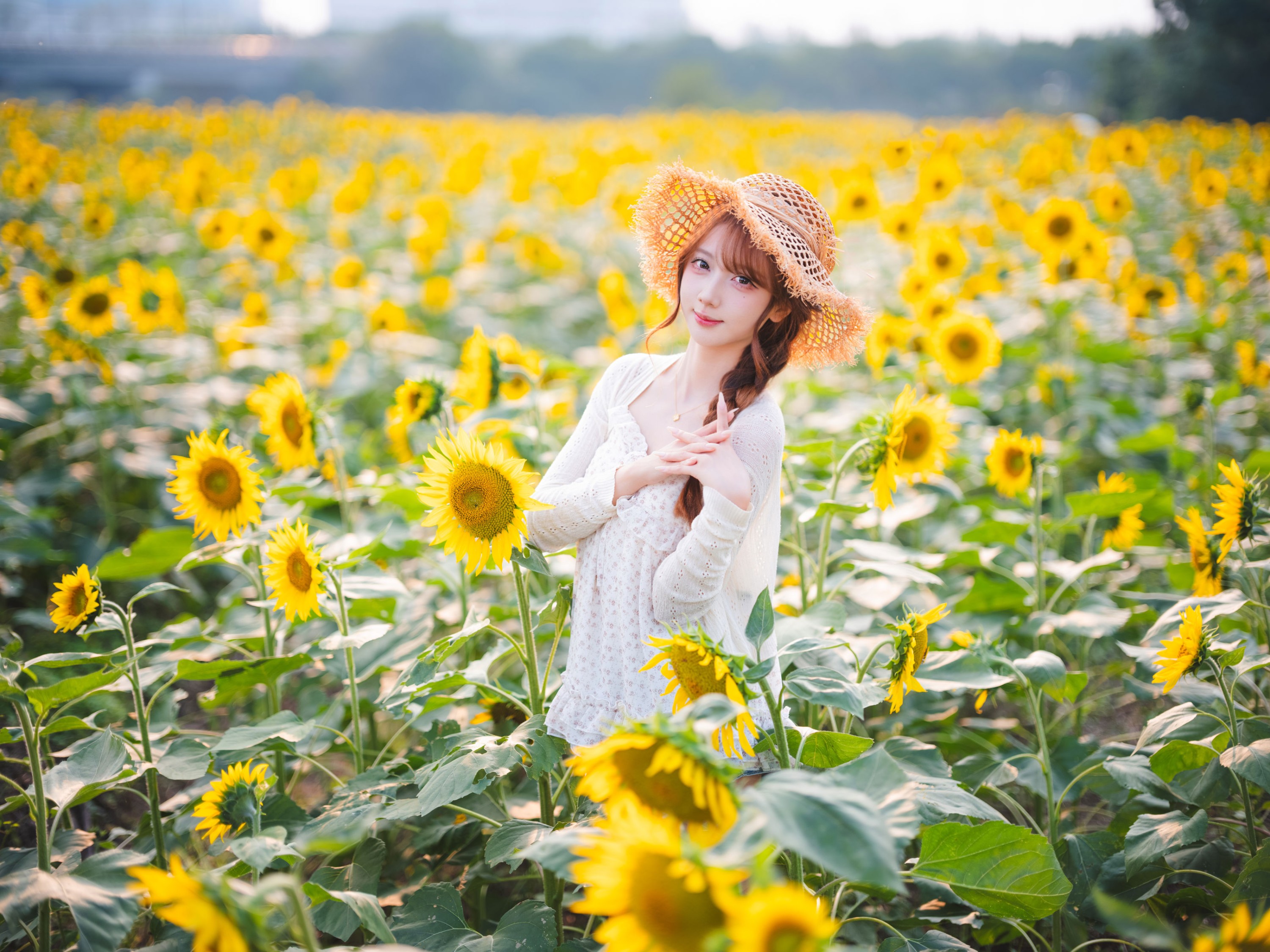 《秋日花海 少女吊带裙》[9P]
