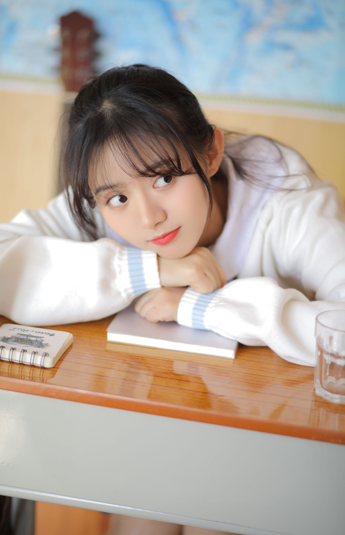 《晴朗的教室里》[9P]