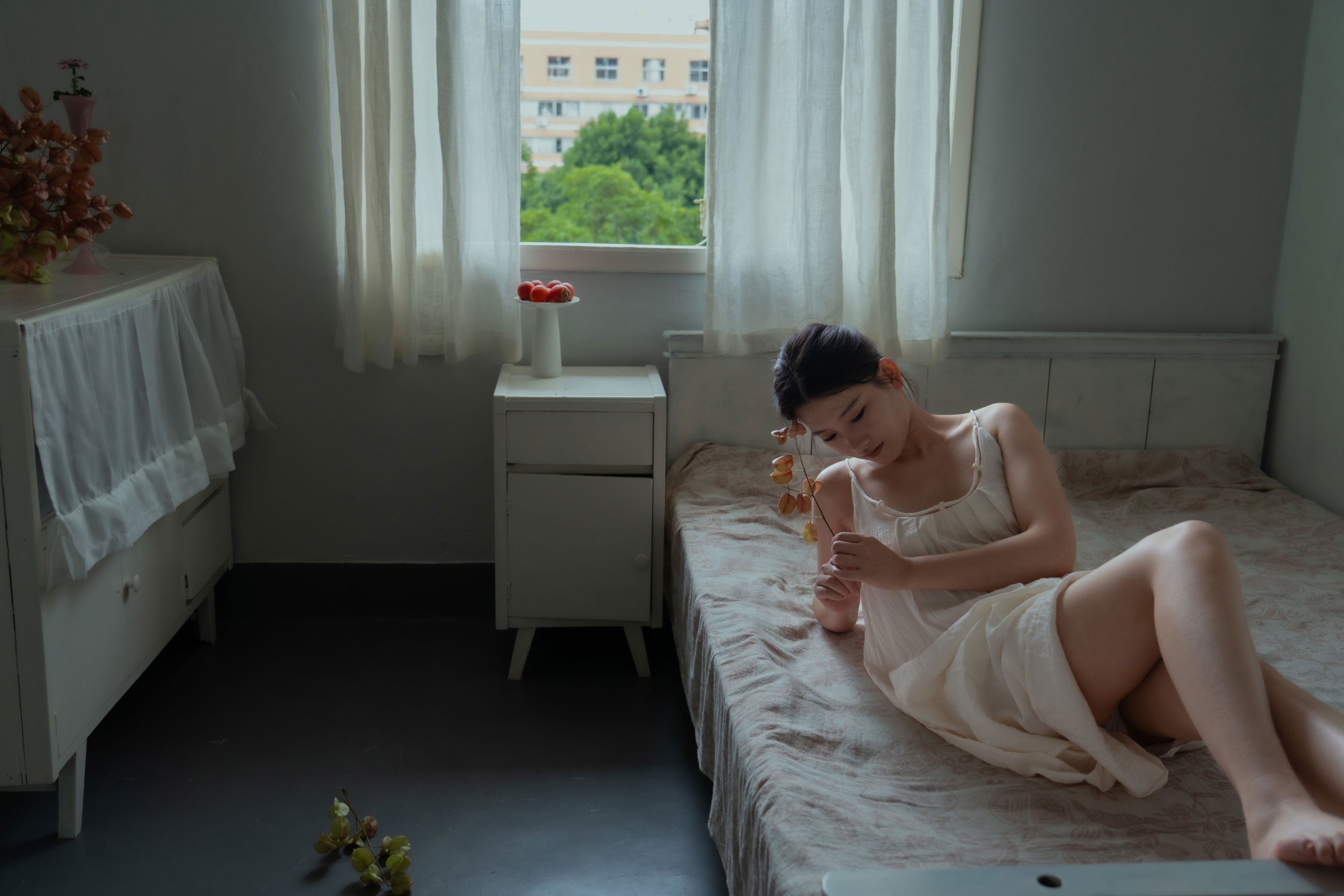 《她的背影》[15P]