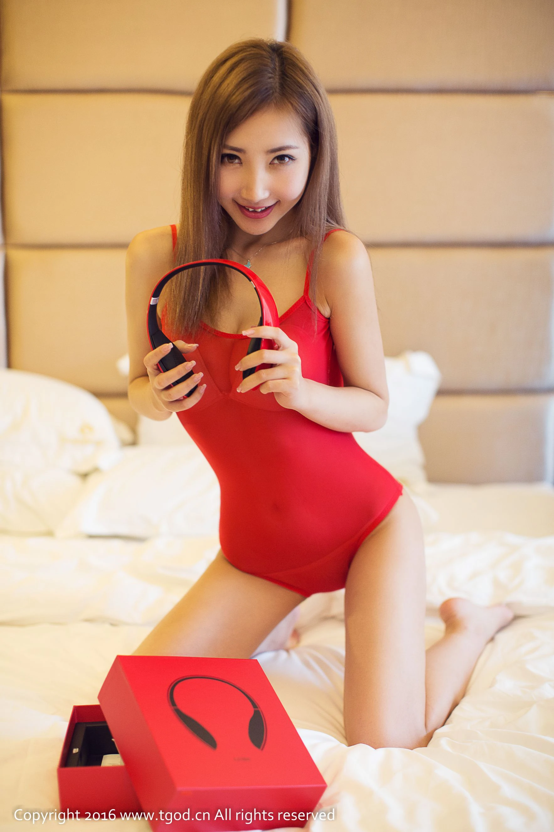 尤美Yumi《丝袜情趣魅惑》 推女神@尤蜜荟