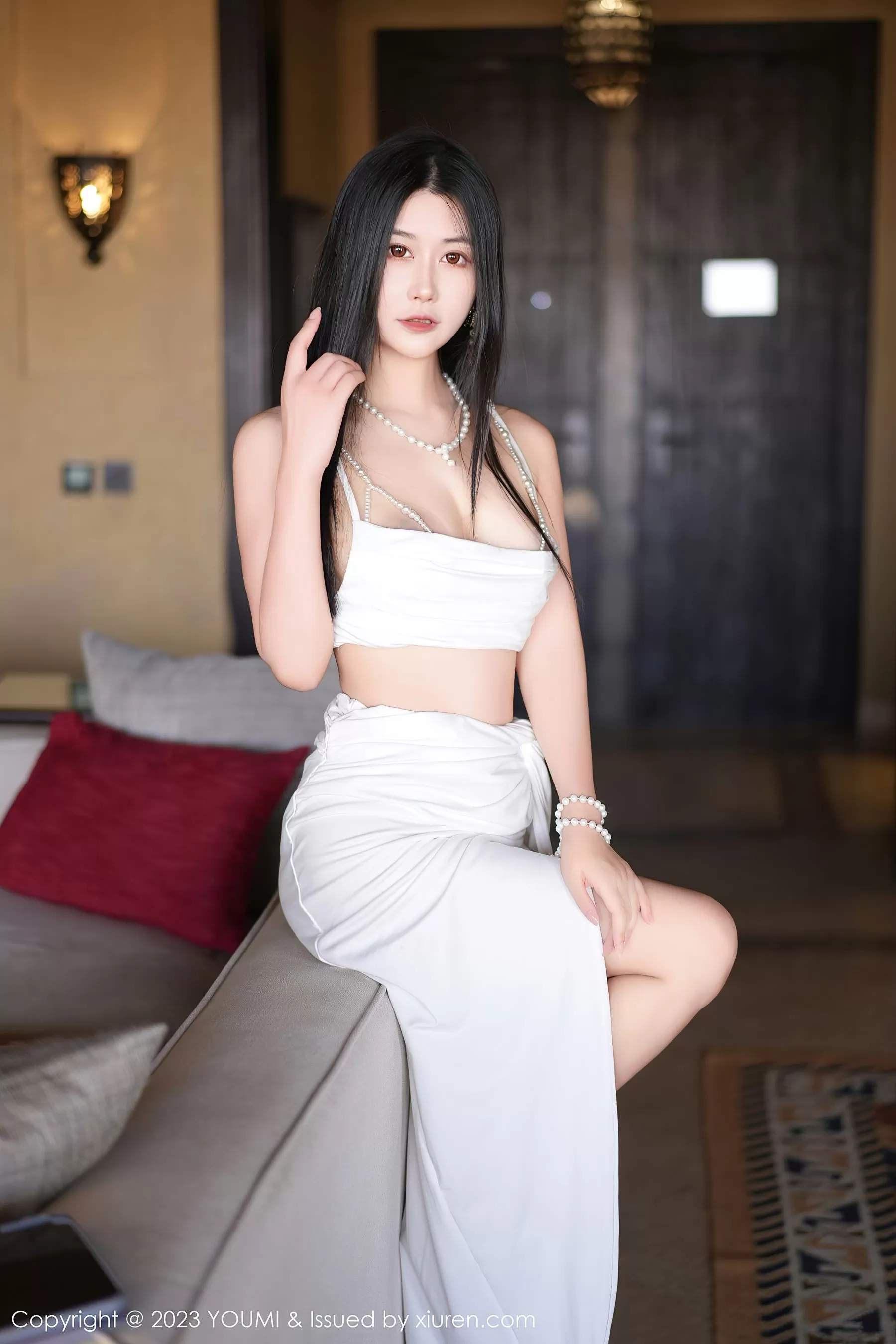 尤蜜荟 VOL.971 laura阿姣 长裙美腿 [79P]